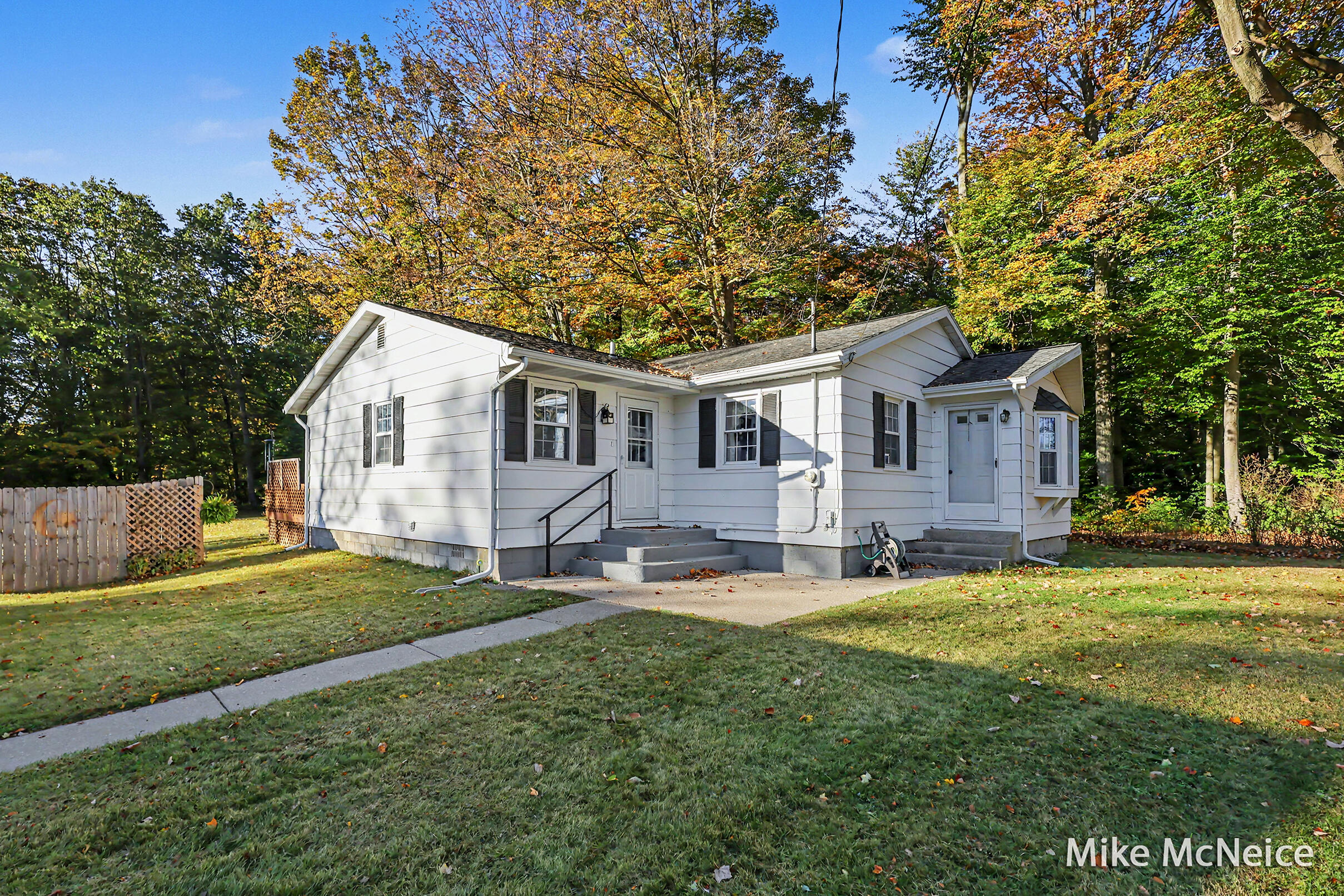 16182 Lincoln Street Grand Haven MI 49417