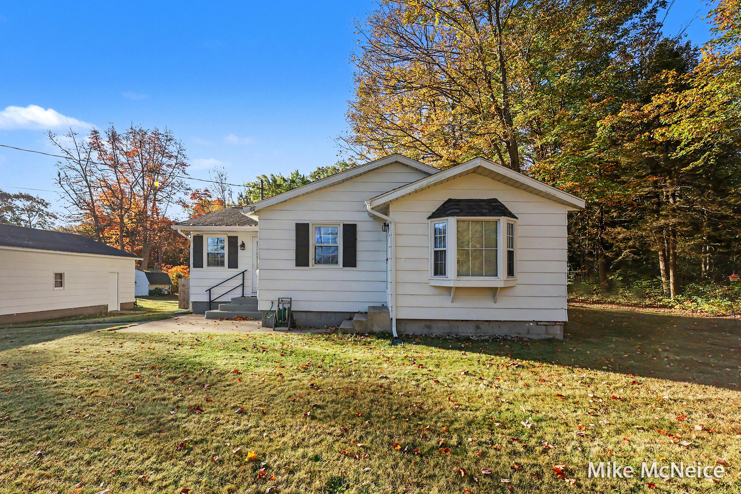 16182 Lincoln Street Grand Haven MI 49417