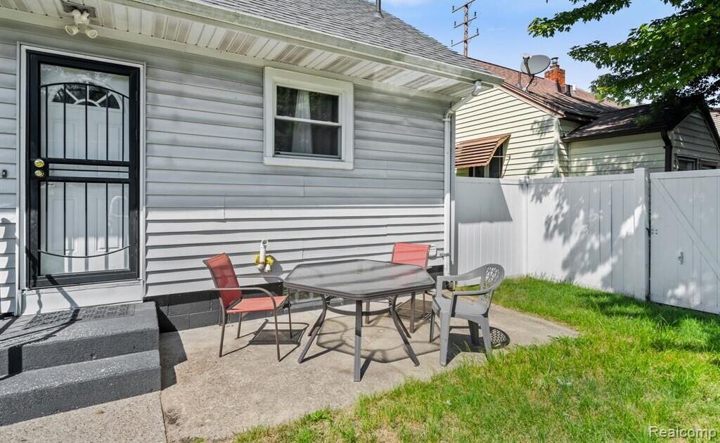 1768 Hudson Street Muskegon MI 49441