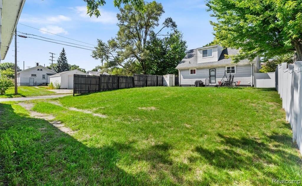 1768 Hudson Street Muskegon MI 49441