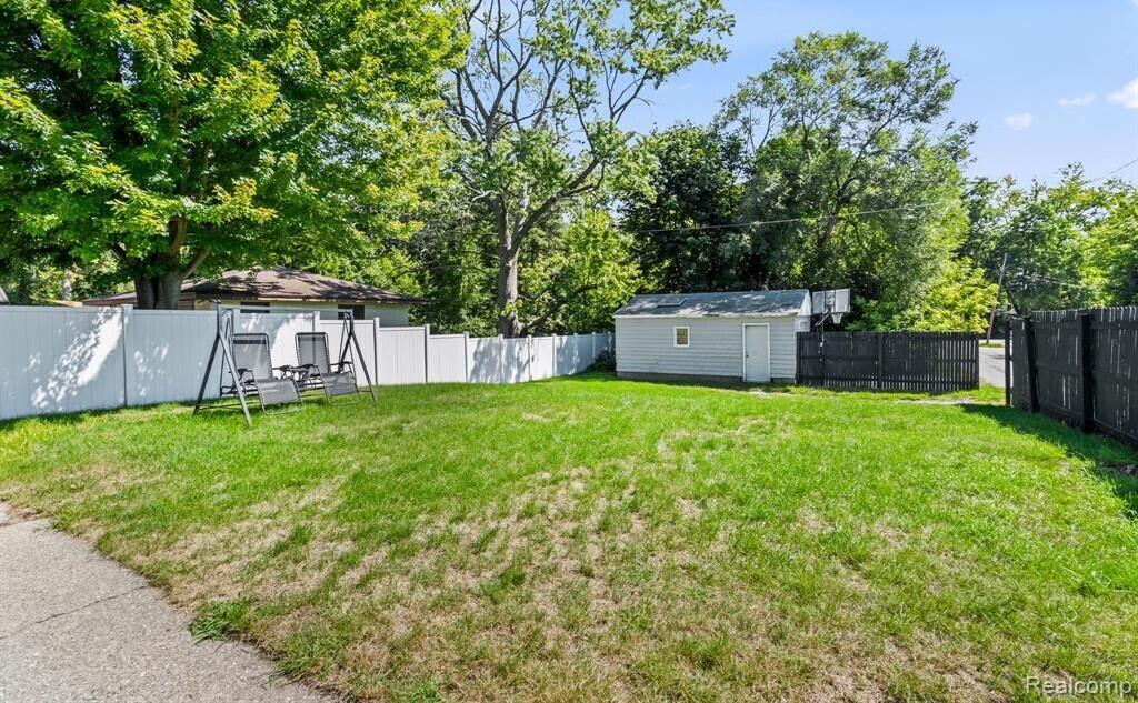 1768 Hudson Street Muskegon MI 49441