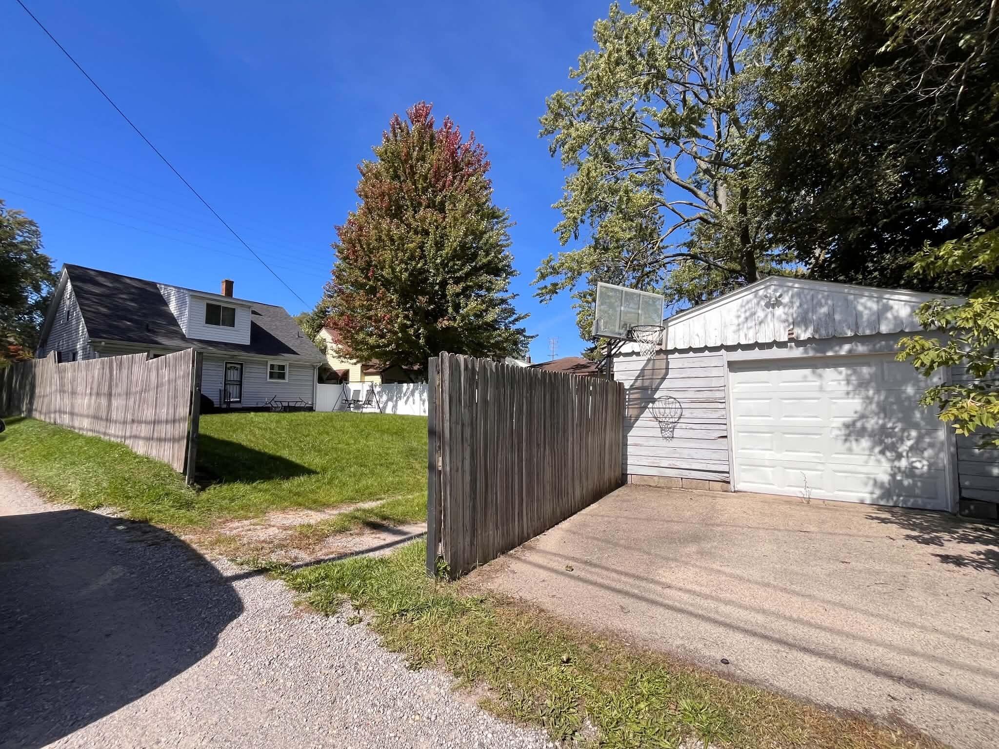 1768 Hudson Street Muskegon MI 49441