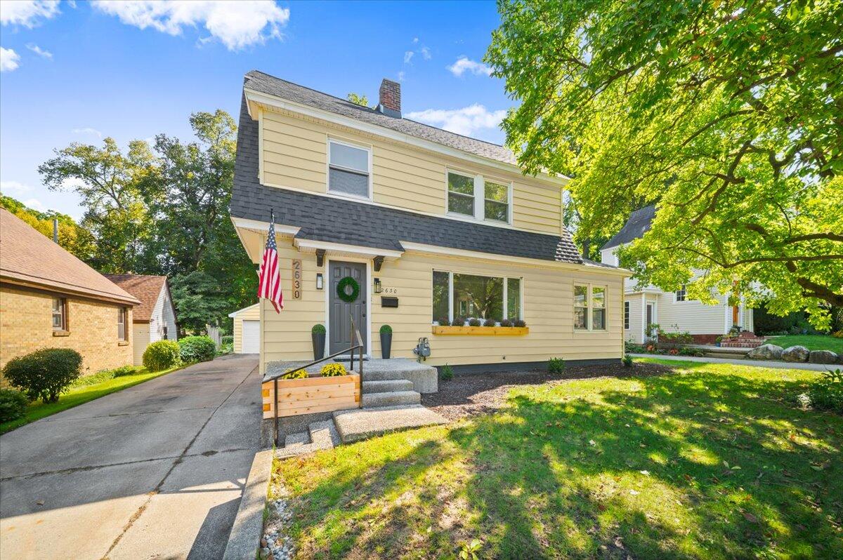 2630 Oakwood Avenue NE Grand Rapids MI 49505