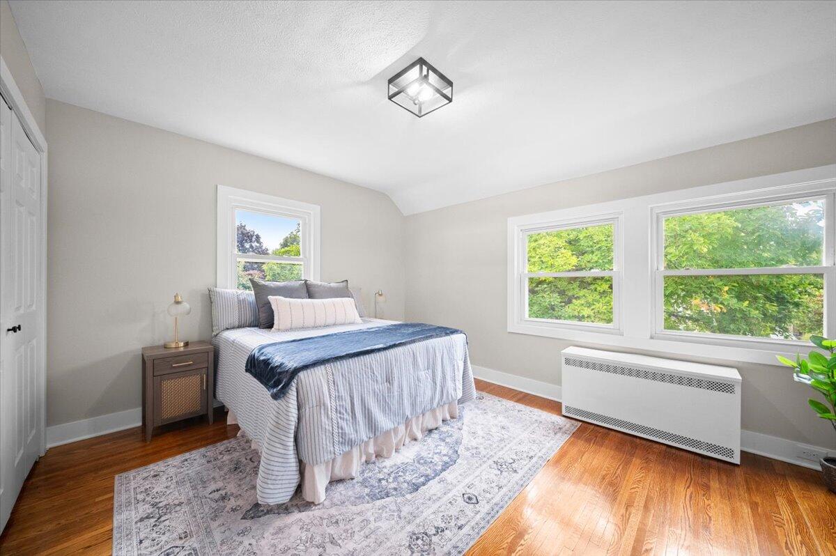 2630 Oakwood Avenue NE Grand Rapids MI 49505