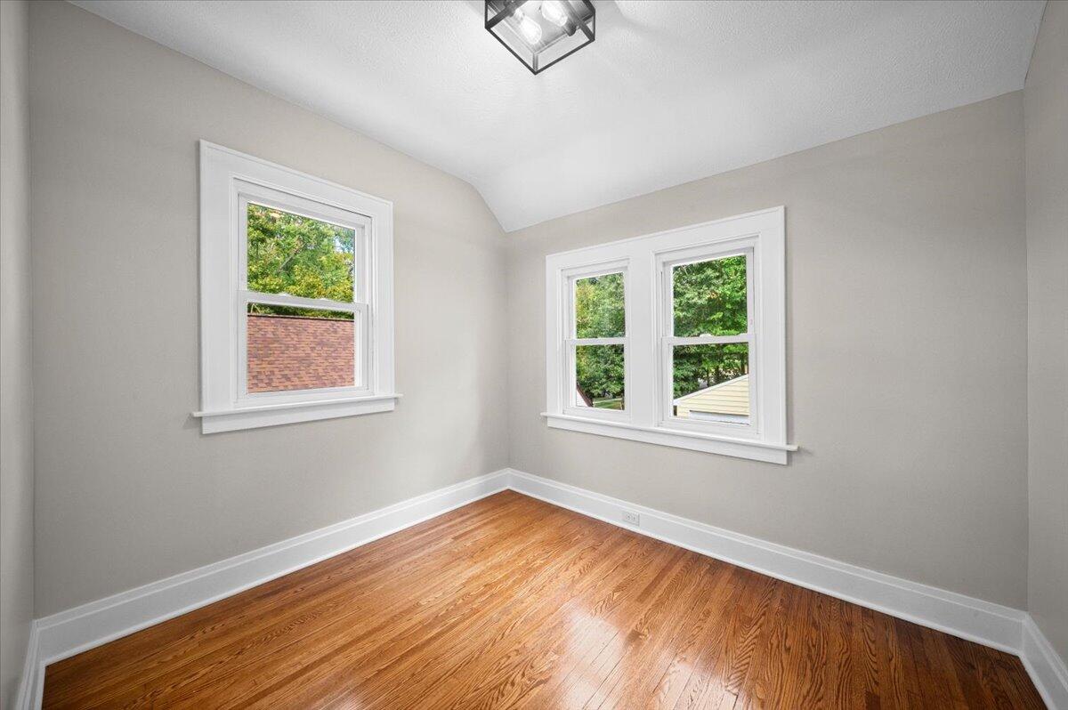 2630 Oakwood Avenue NE Grand Rapids MI 49505