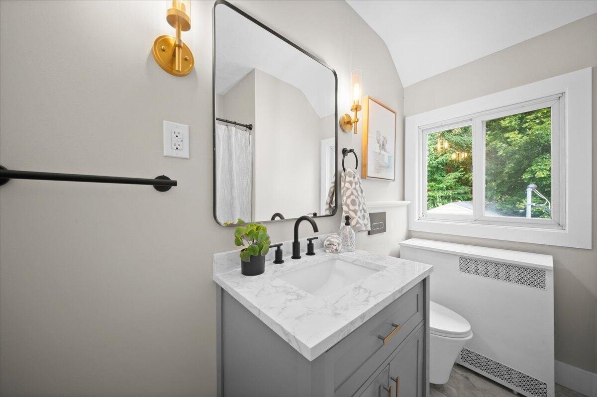 2630 Oakwood Avenue NE Grand Rapids MI 49505