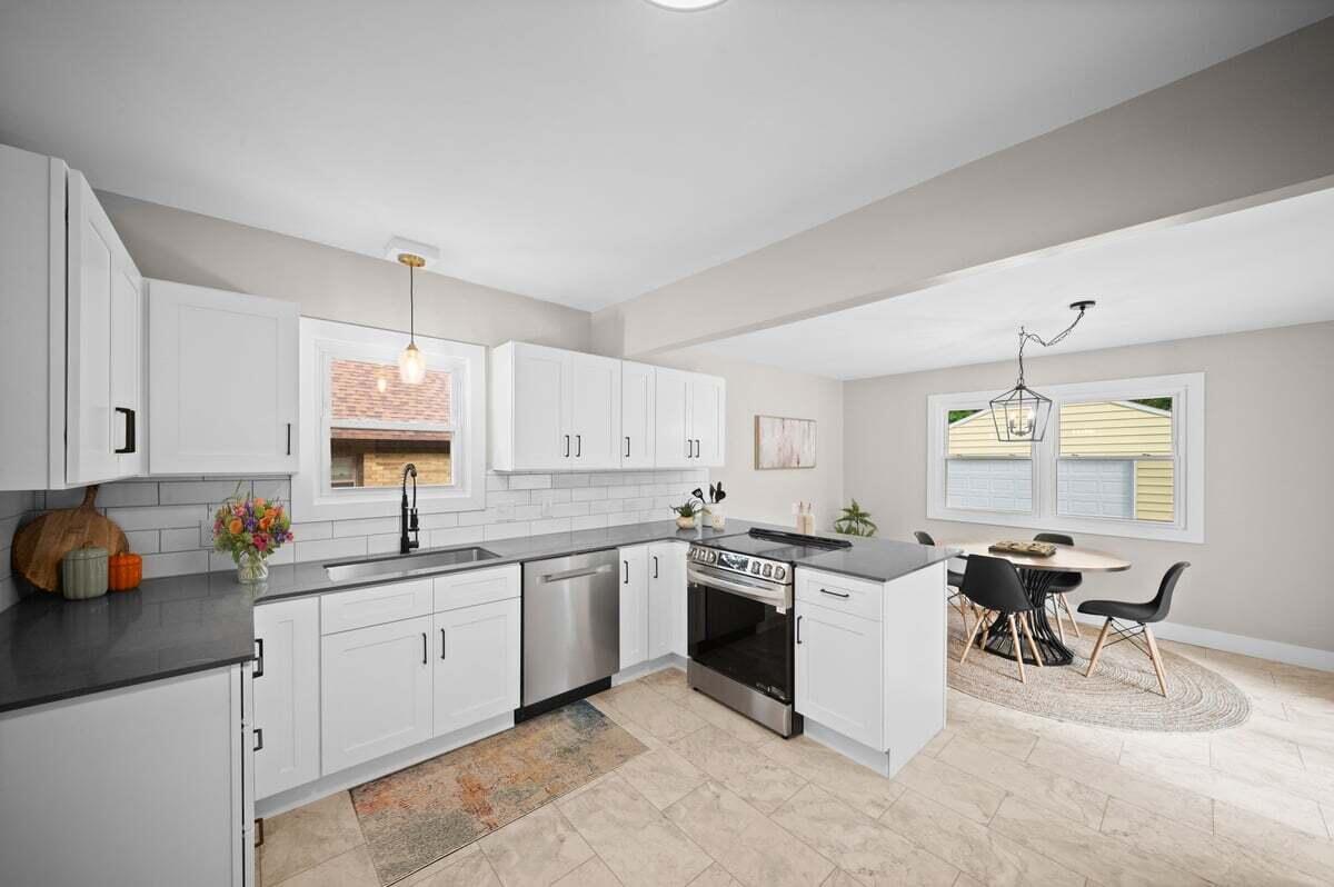 2630 Oakwood Avenue NE Grand Rapids MI 49505