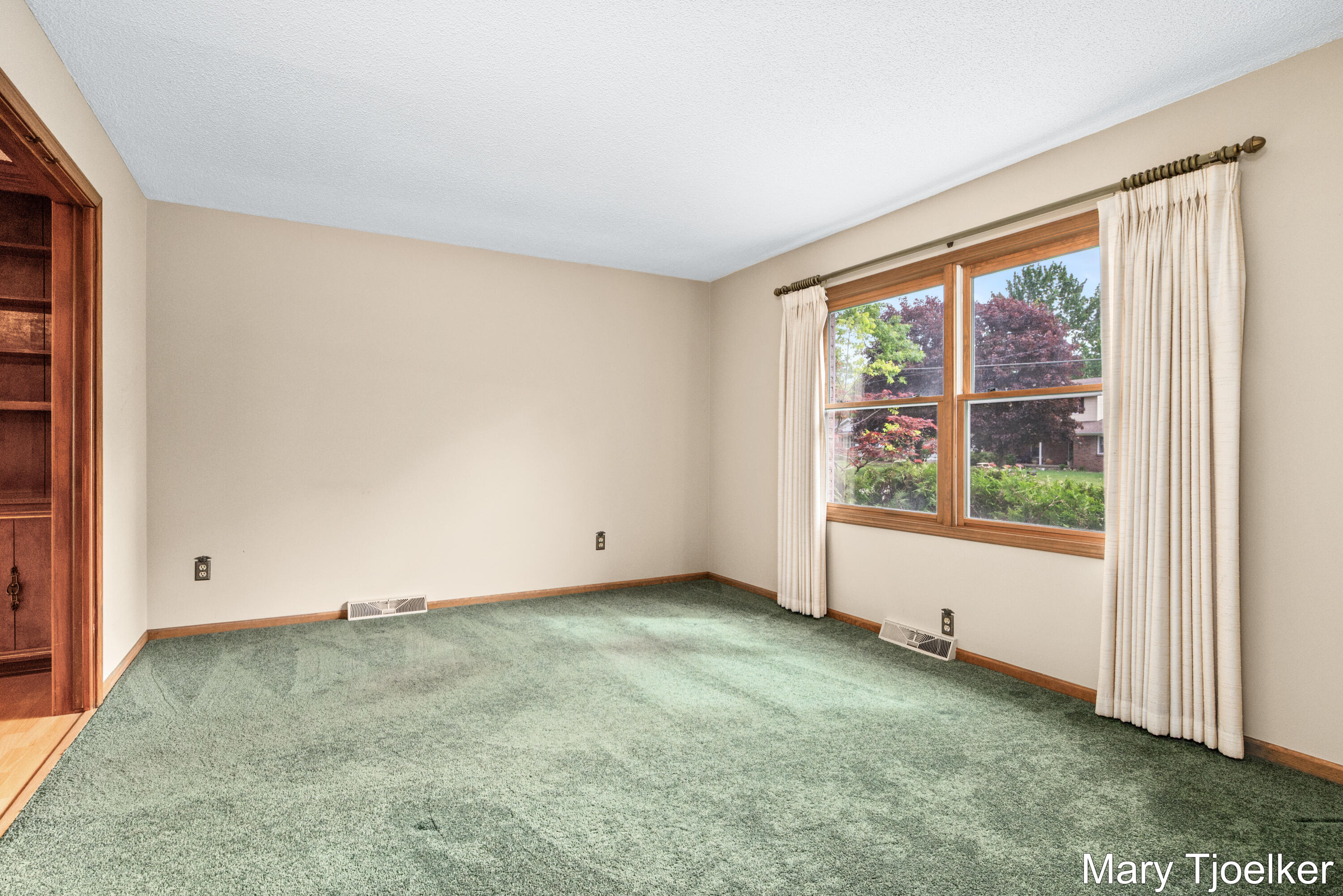 6155 Blythefield Avenue NE Rockford MI 49341