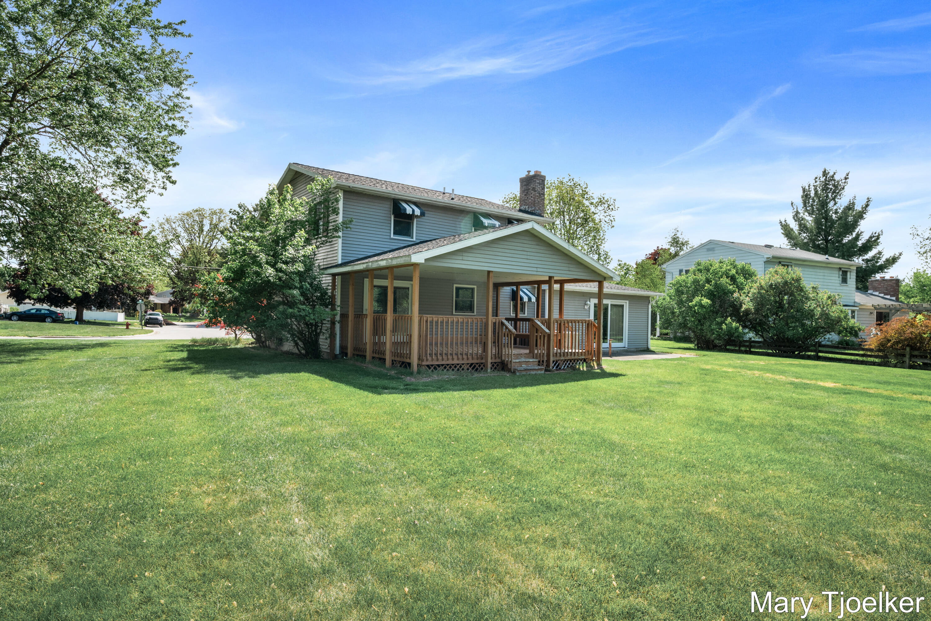 6155 Blythefield Avenue NE Rockford MI 49341