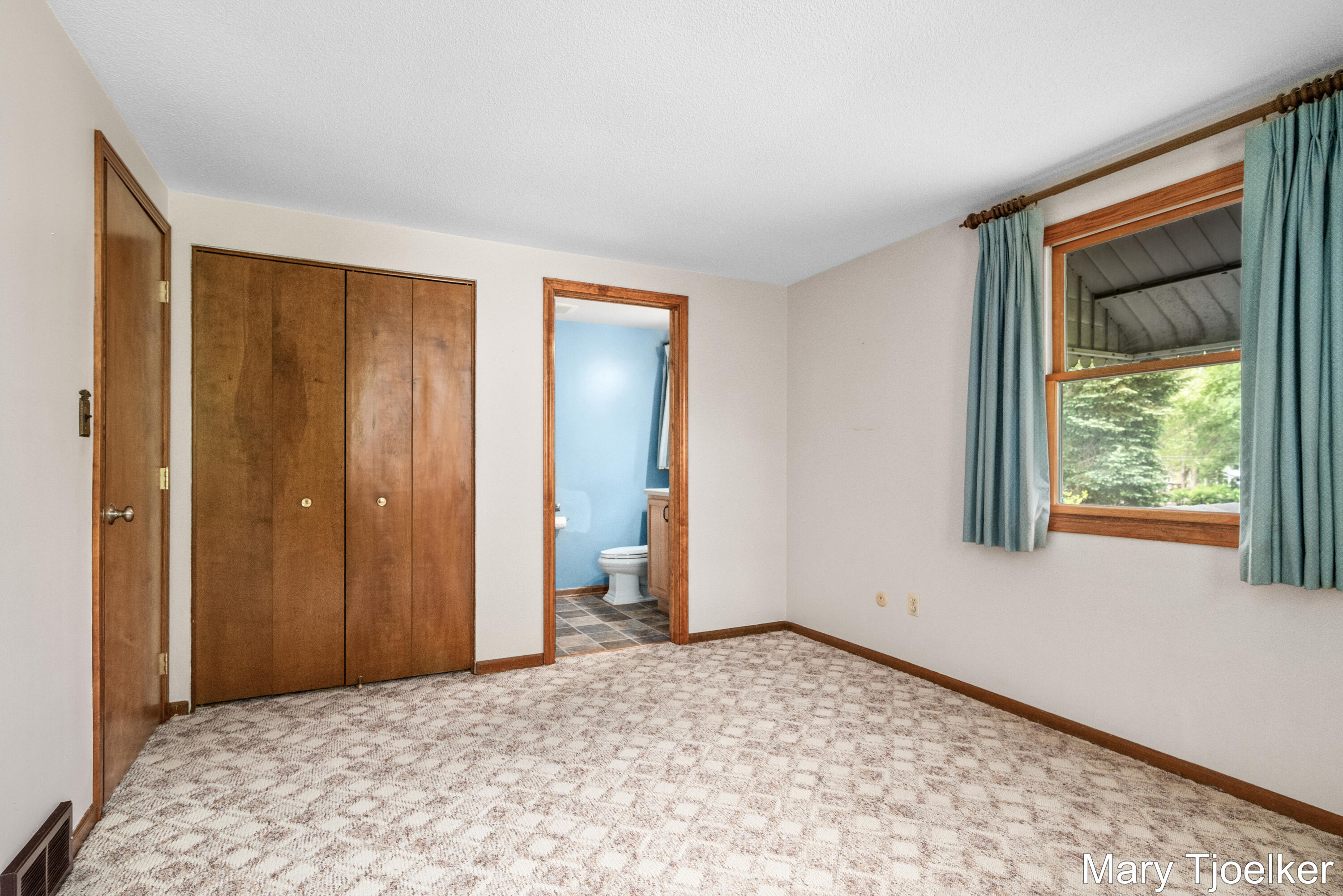 6155 Blythefield Avenue NE Rockford MI 49341