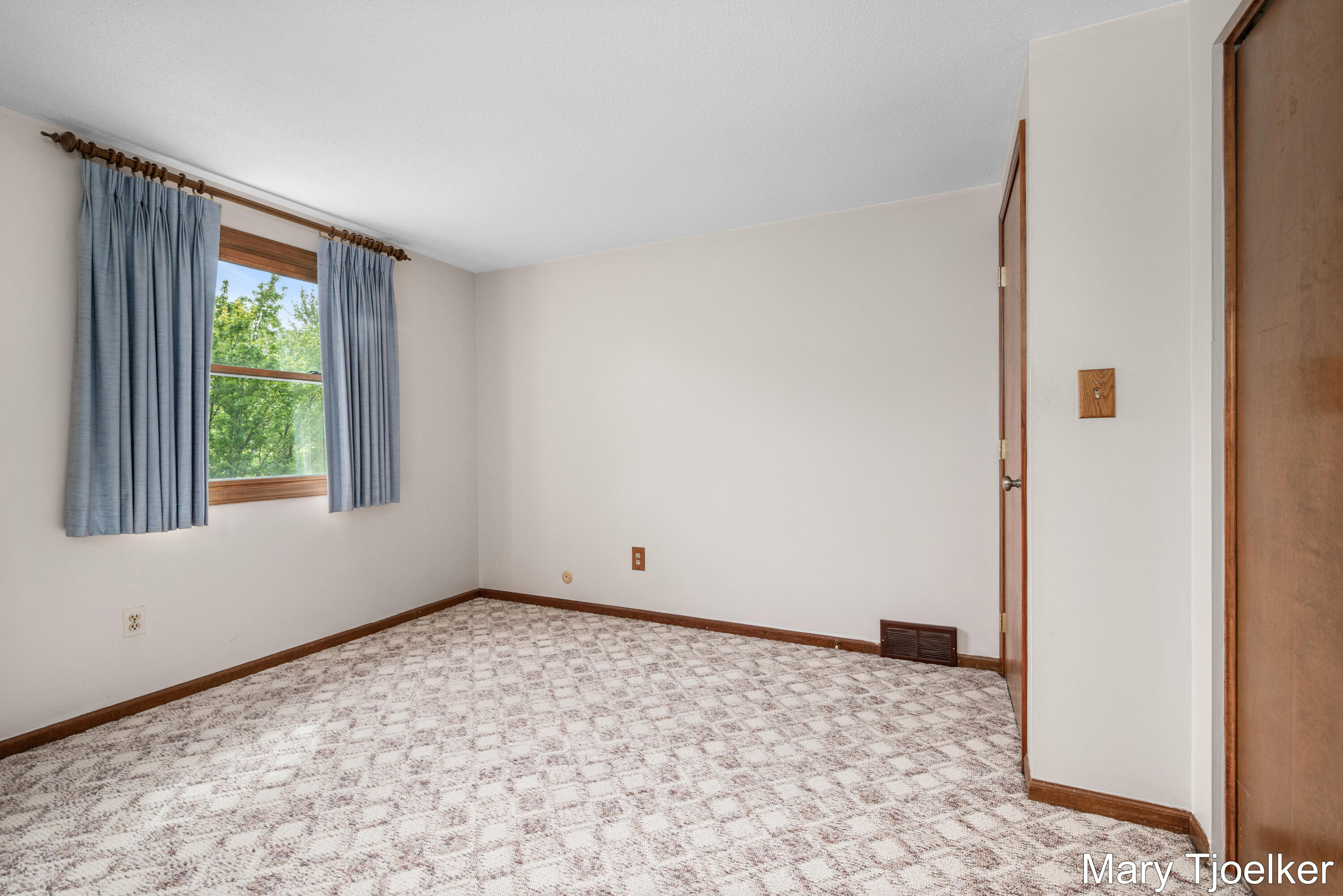 6155 Blythefield Avenue NE Rockford MI 49341