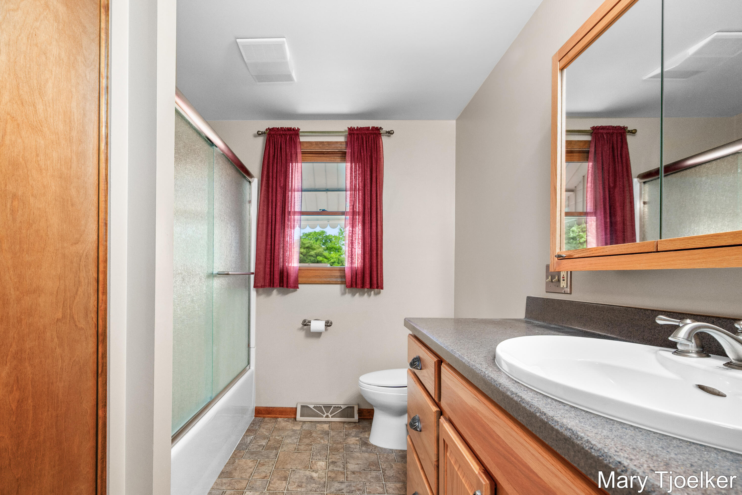 6155 Blythefield Avenue NE Rockford MI 49341