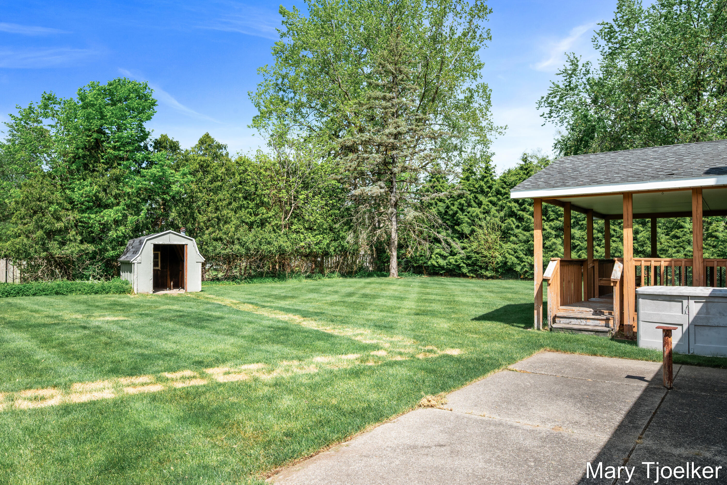 6155 Blythefield Avenue NE Rockford MI 49341