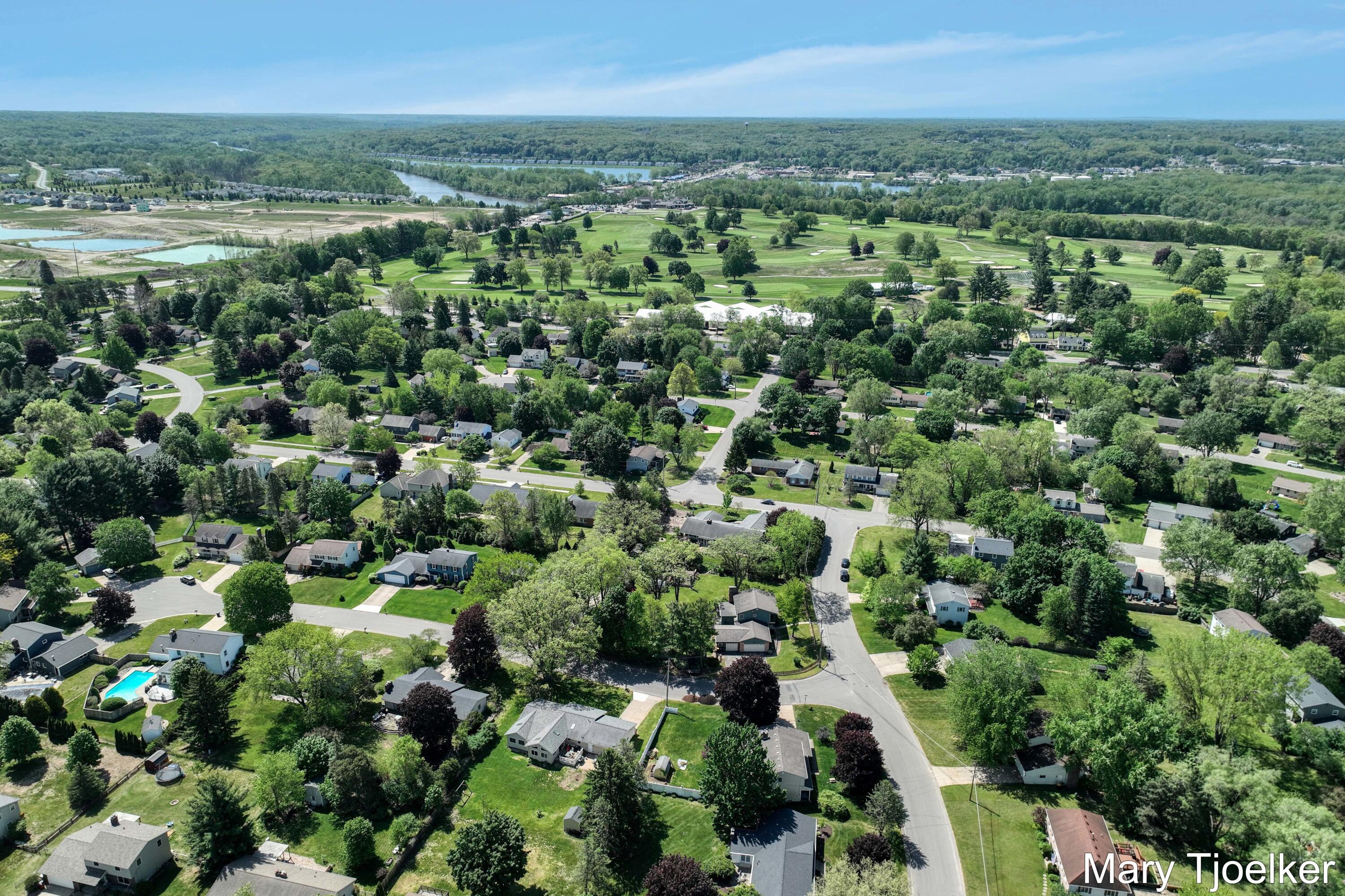 6155 Blythefield Avenue NE Rockford MI 49341
