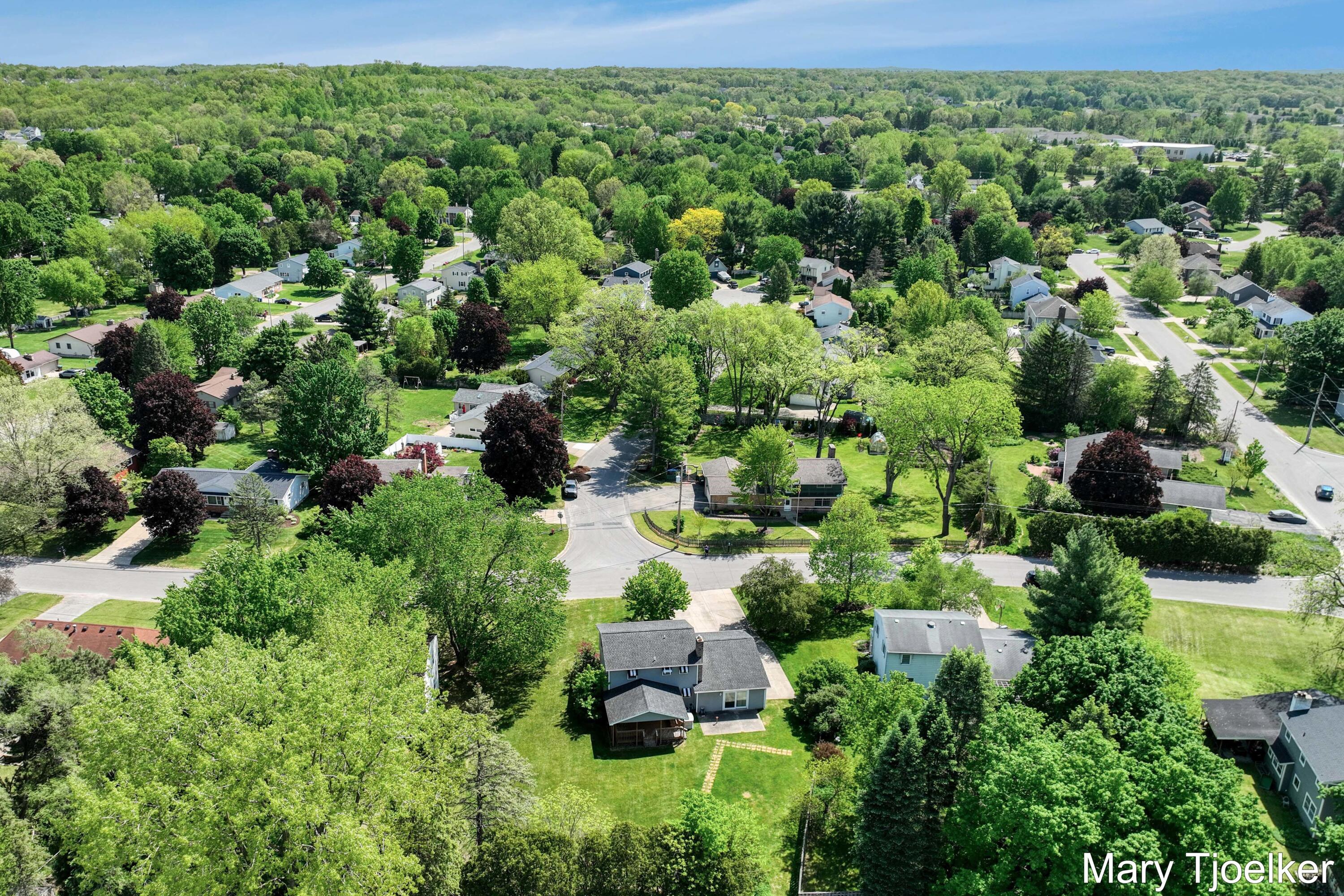6155 Blythefield Avenue NE Rockford MI 49341