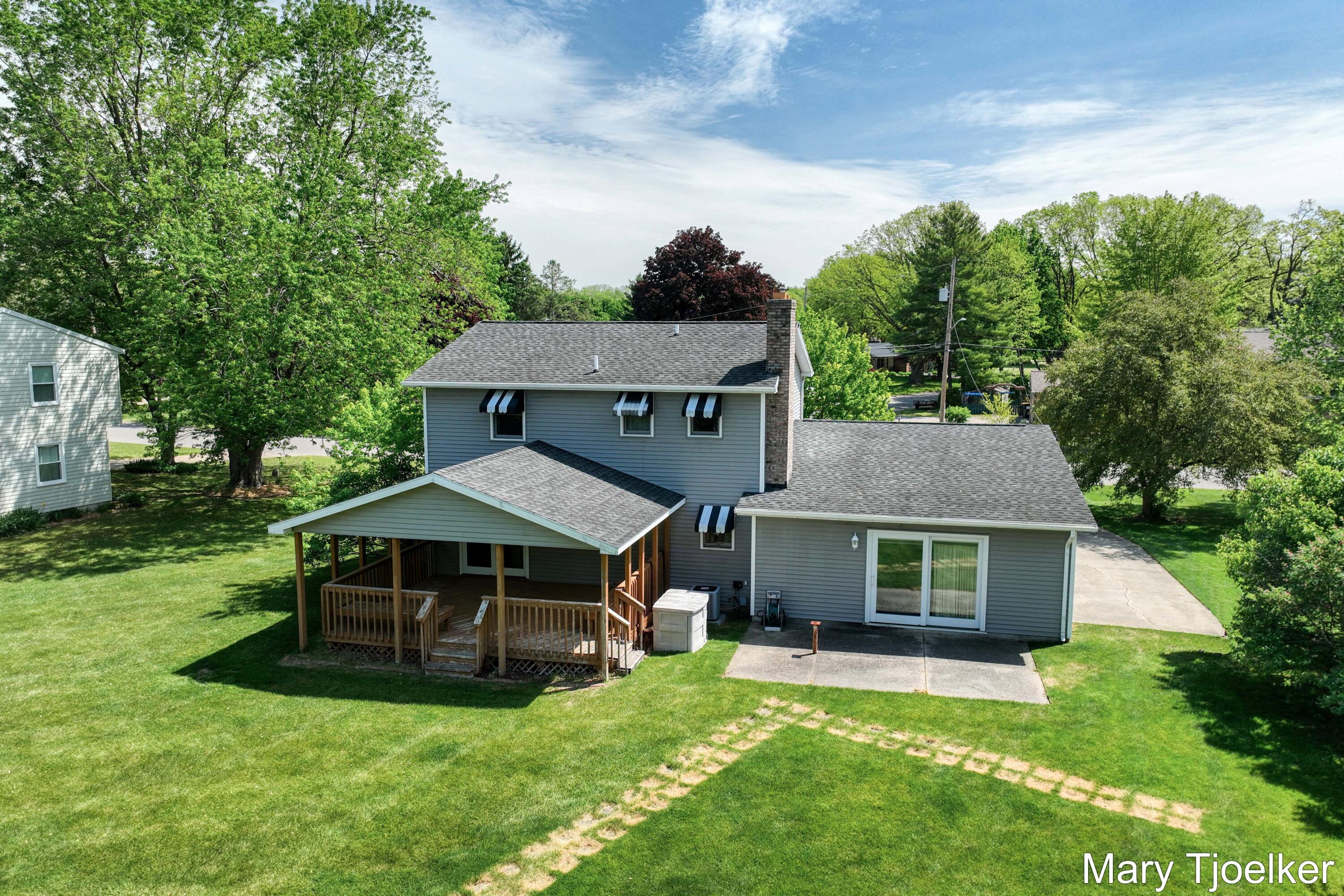 6155 Blythefield Avenue NE Rockford MI 49341