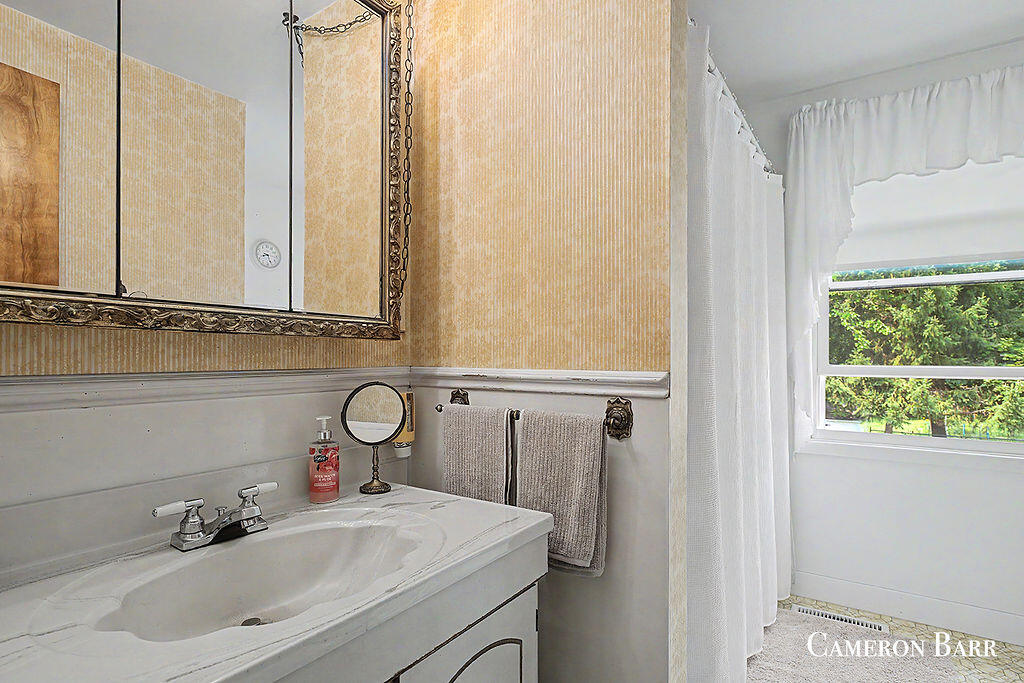 6935 NE Belding Road NE Rockford MI 49341