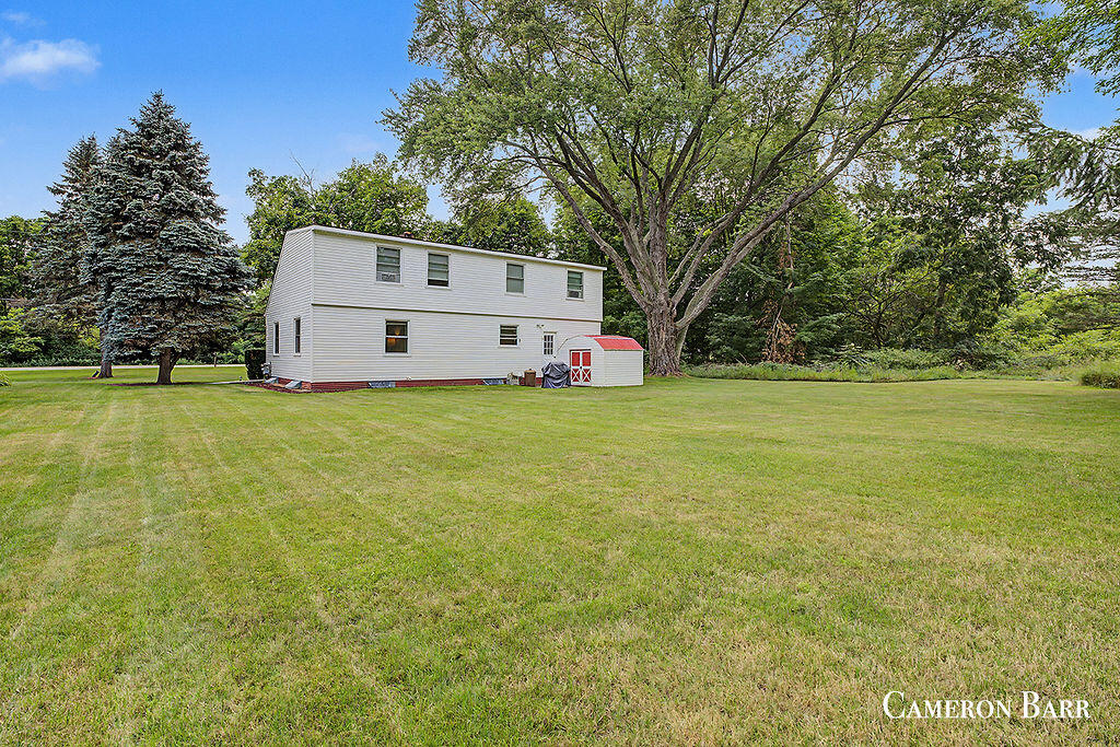 6935 NE Belding Road NE Rockford MI 49341