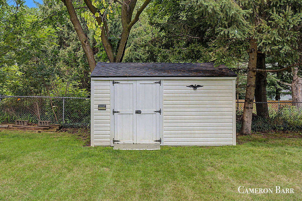 6935 NE Belding Road NE Rockford MI 49341