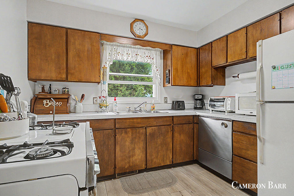 6935 NE Belding Road NE Rockford MI 49341