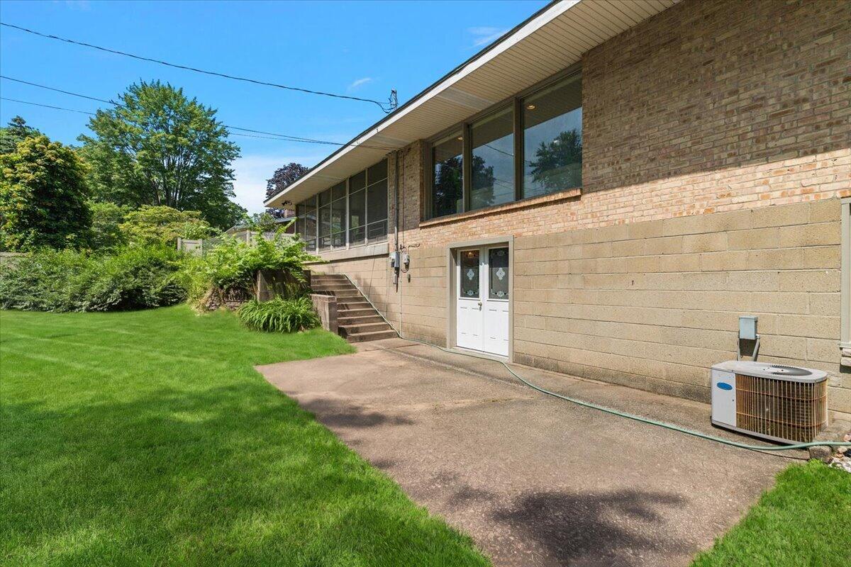 838 S Shore Drive Holland MI 49423