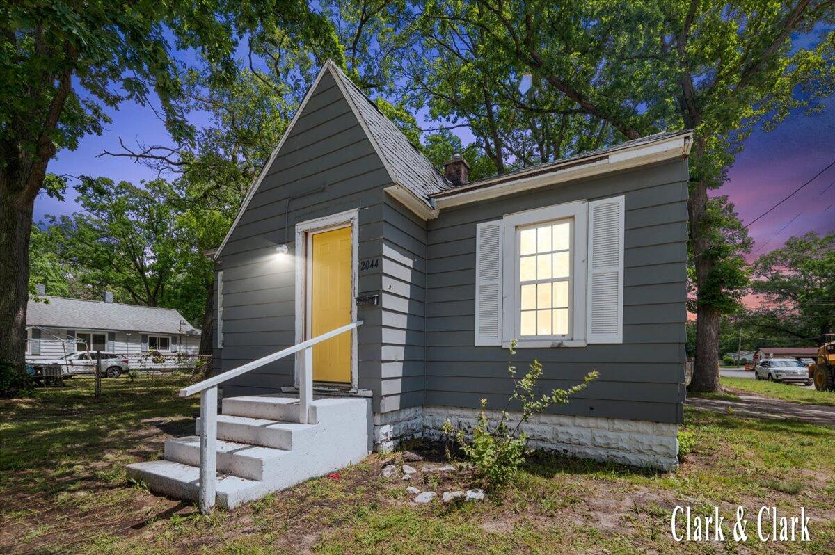 2044 Wood Street Muskegon MI 49444