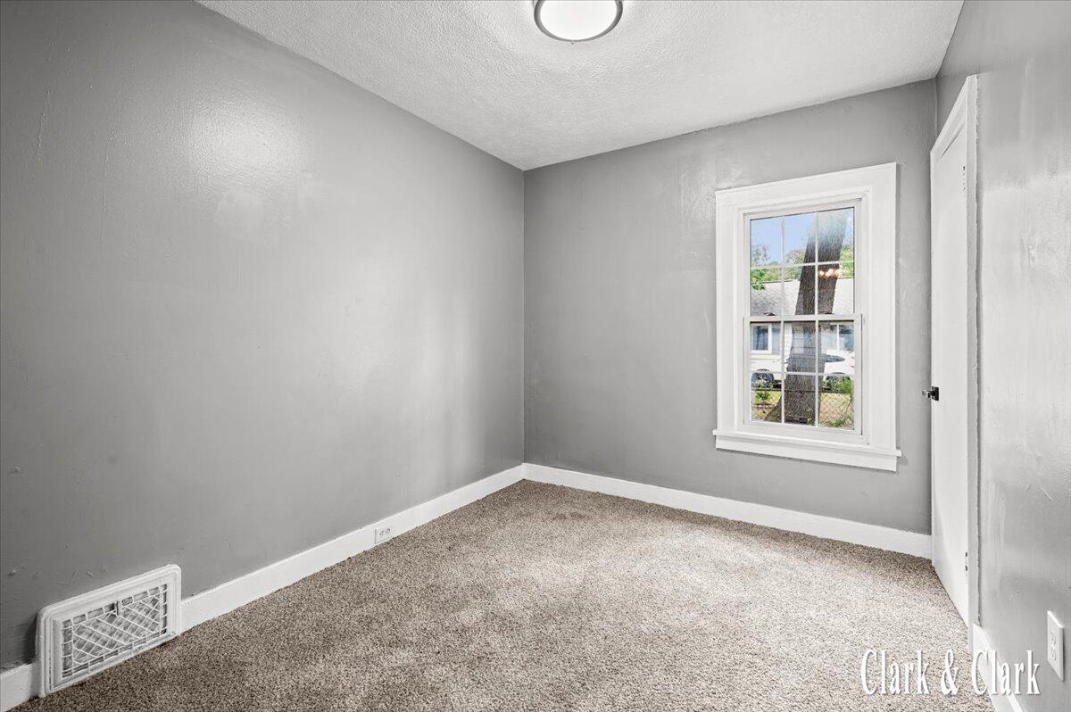2044 Wood Street Muskegon MI 49444
