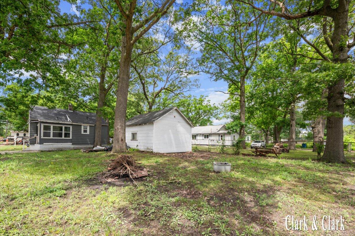 2044 Wood Street Muskegon MI 49444