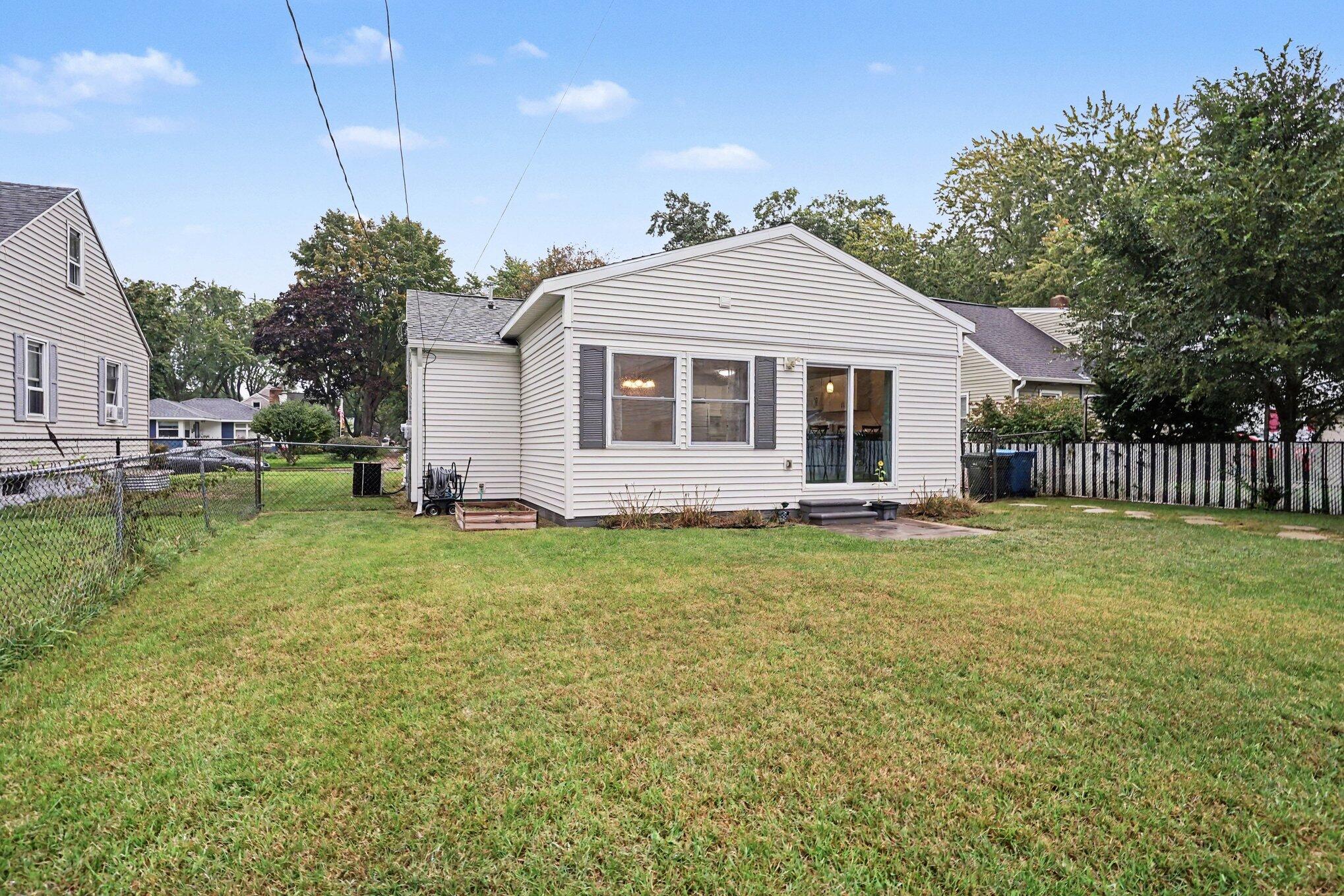 2359 Harding Avenue Muskegon MI 49441