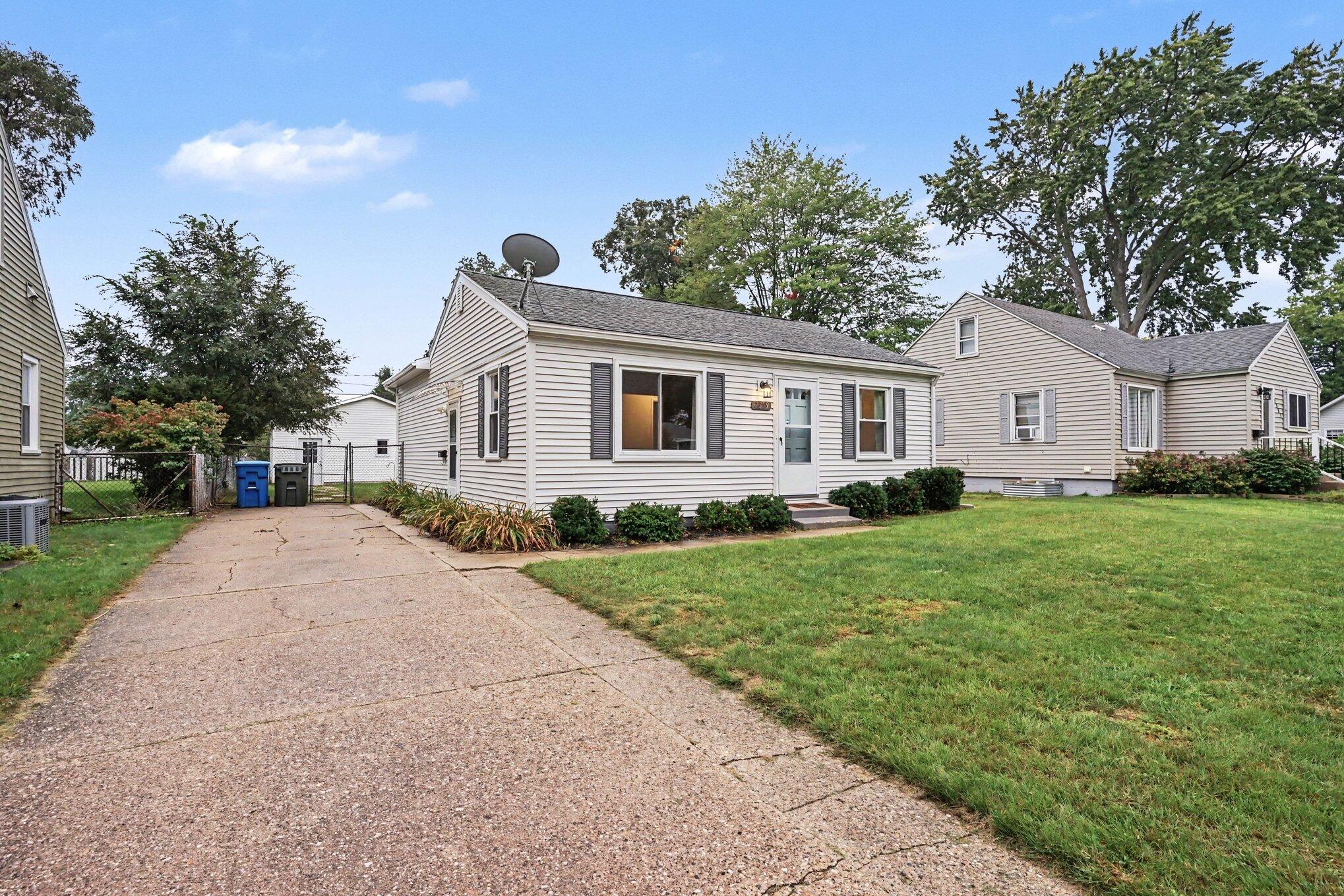 2359 Harding Avenue Muskegon MI 49441
