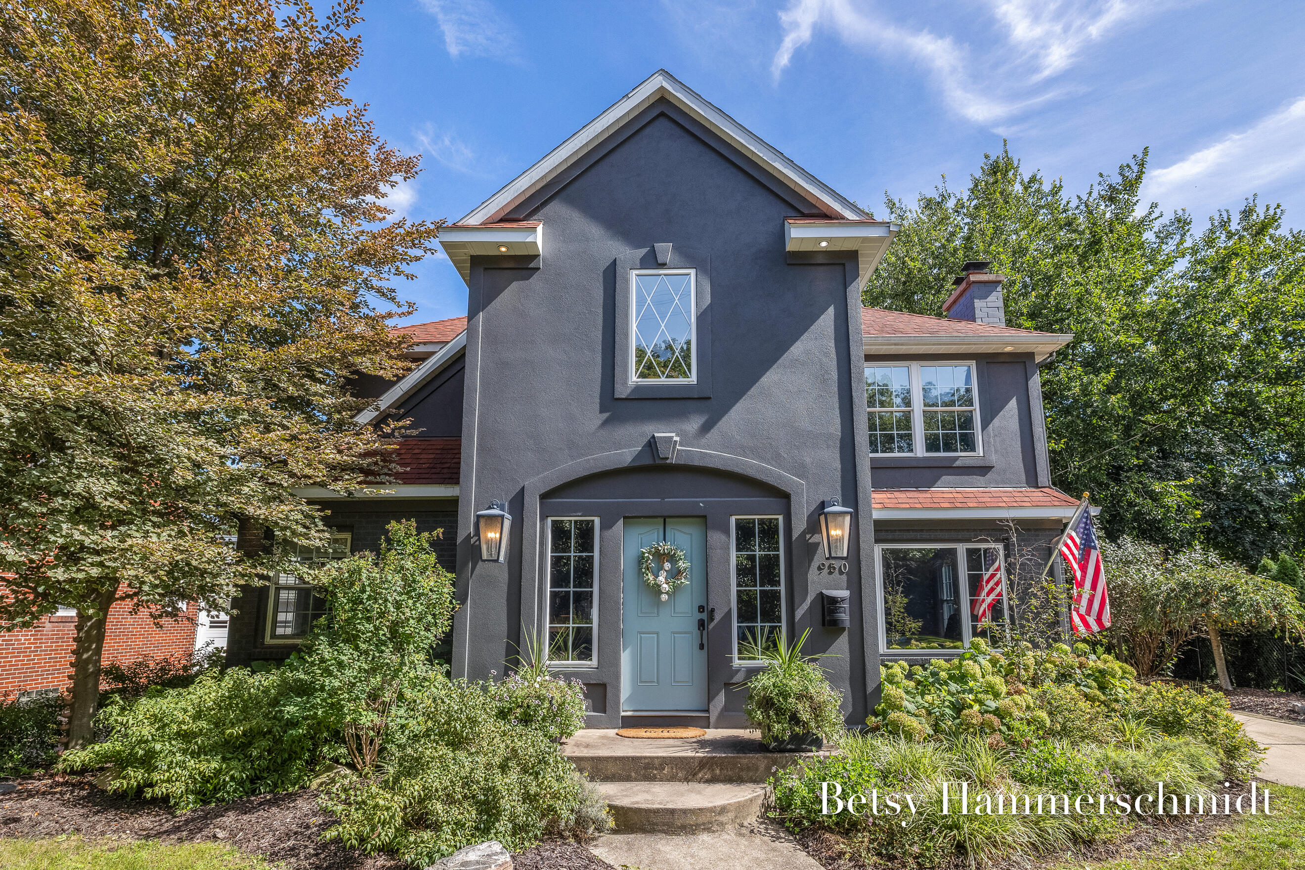 950 Bellclaire Avenue SE East Grand Rapids MI 49506