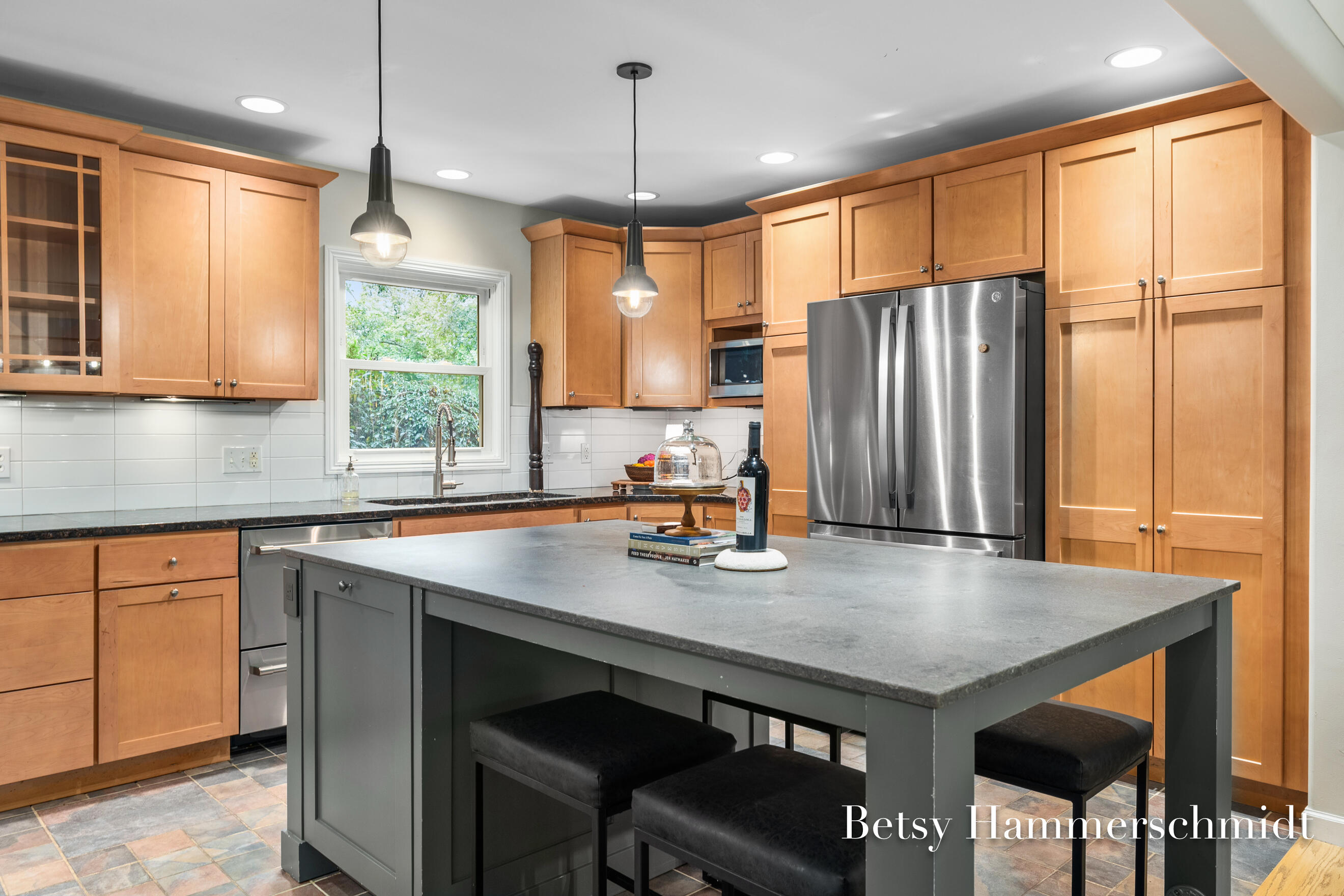 950 Bellclaire Avenue SE East Grand Rapids MI 49506