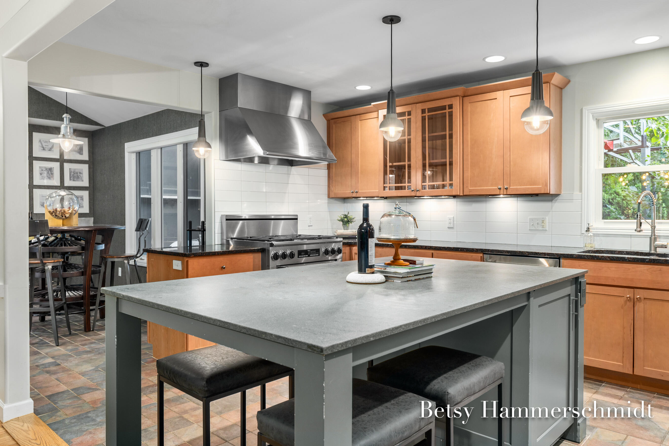 950 Bellclaire Avenue SE East Grand Rapids MI 49506