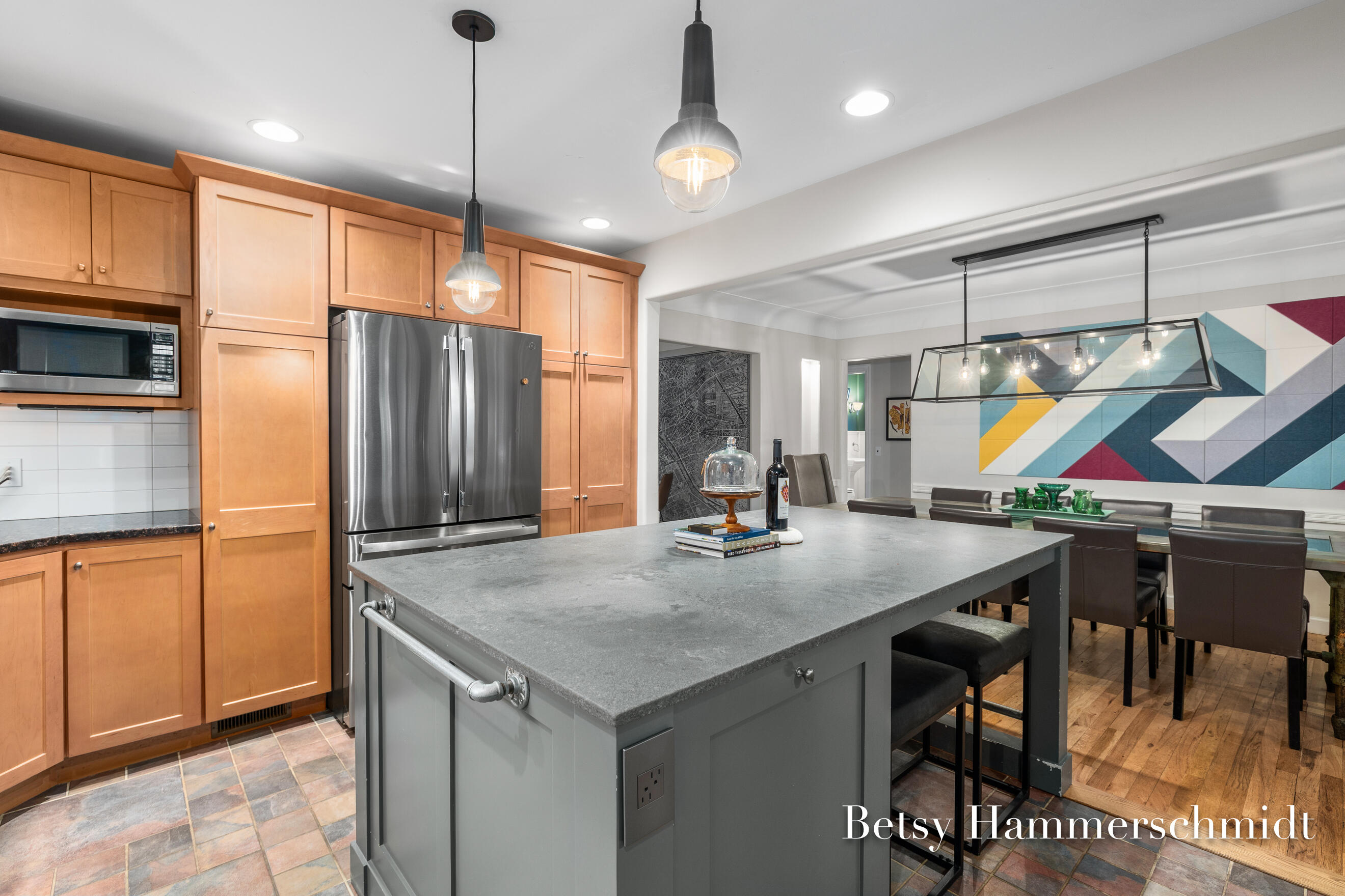 950 Bellclaire Avenue SE East Grand Rapids MI 49506