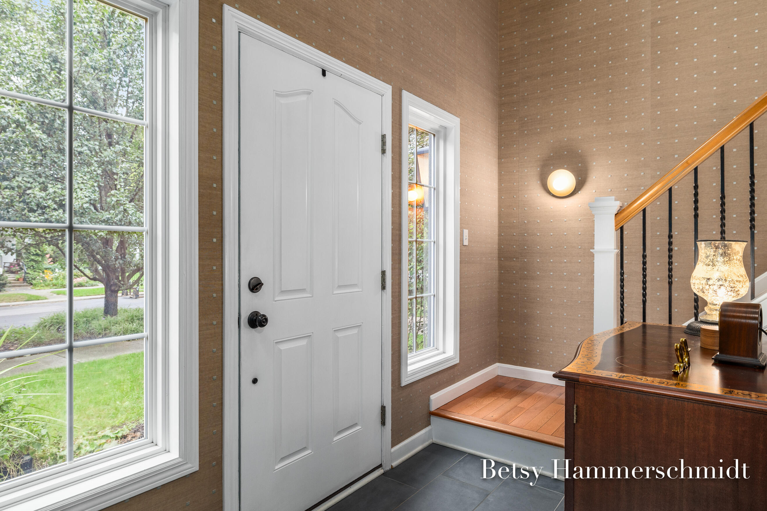 950 Bellclaire Avenue SE East Grand Rapids MI 49506