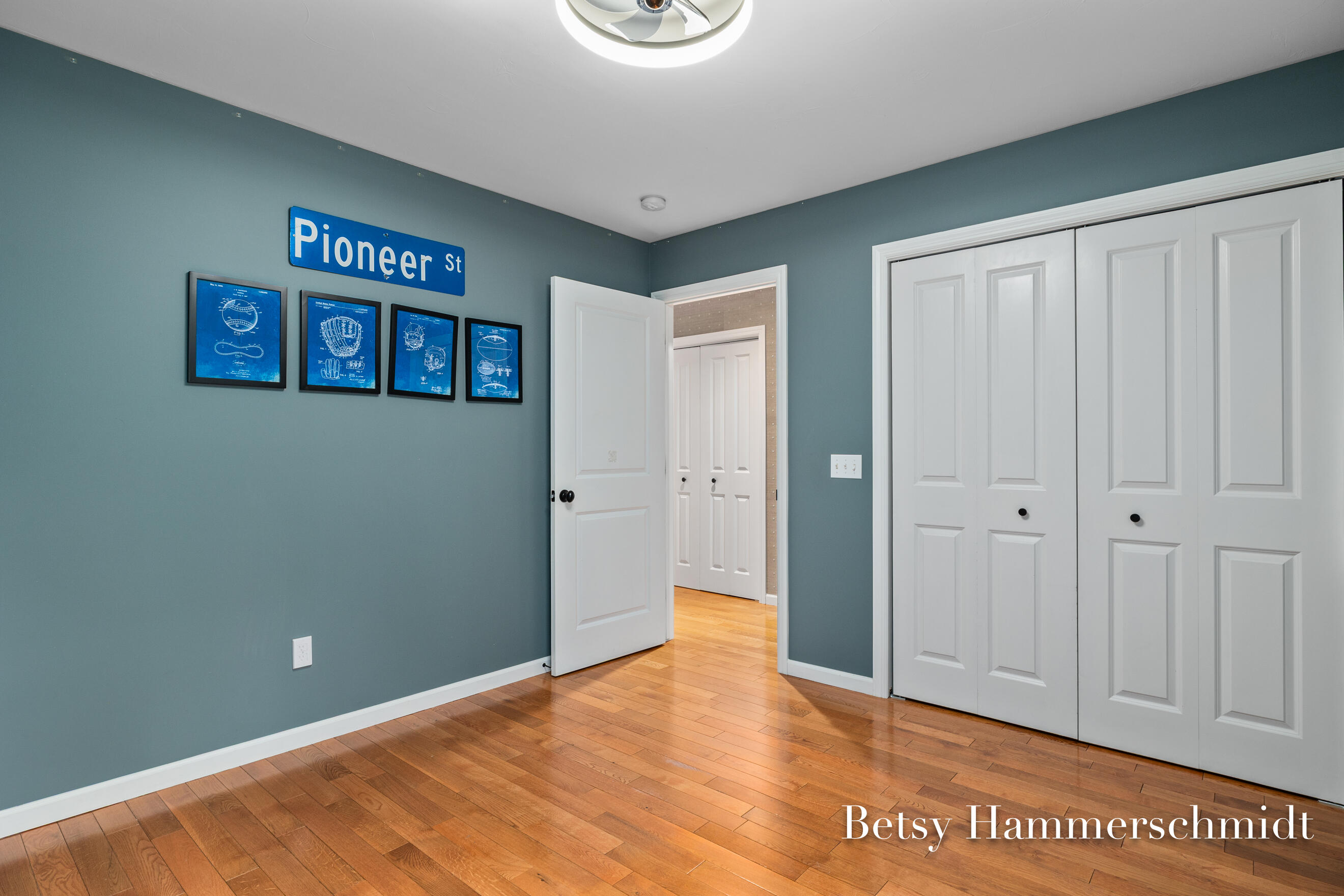 950 Bellclaire Avenue SE East Grand Rapids MI 49506