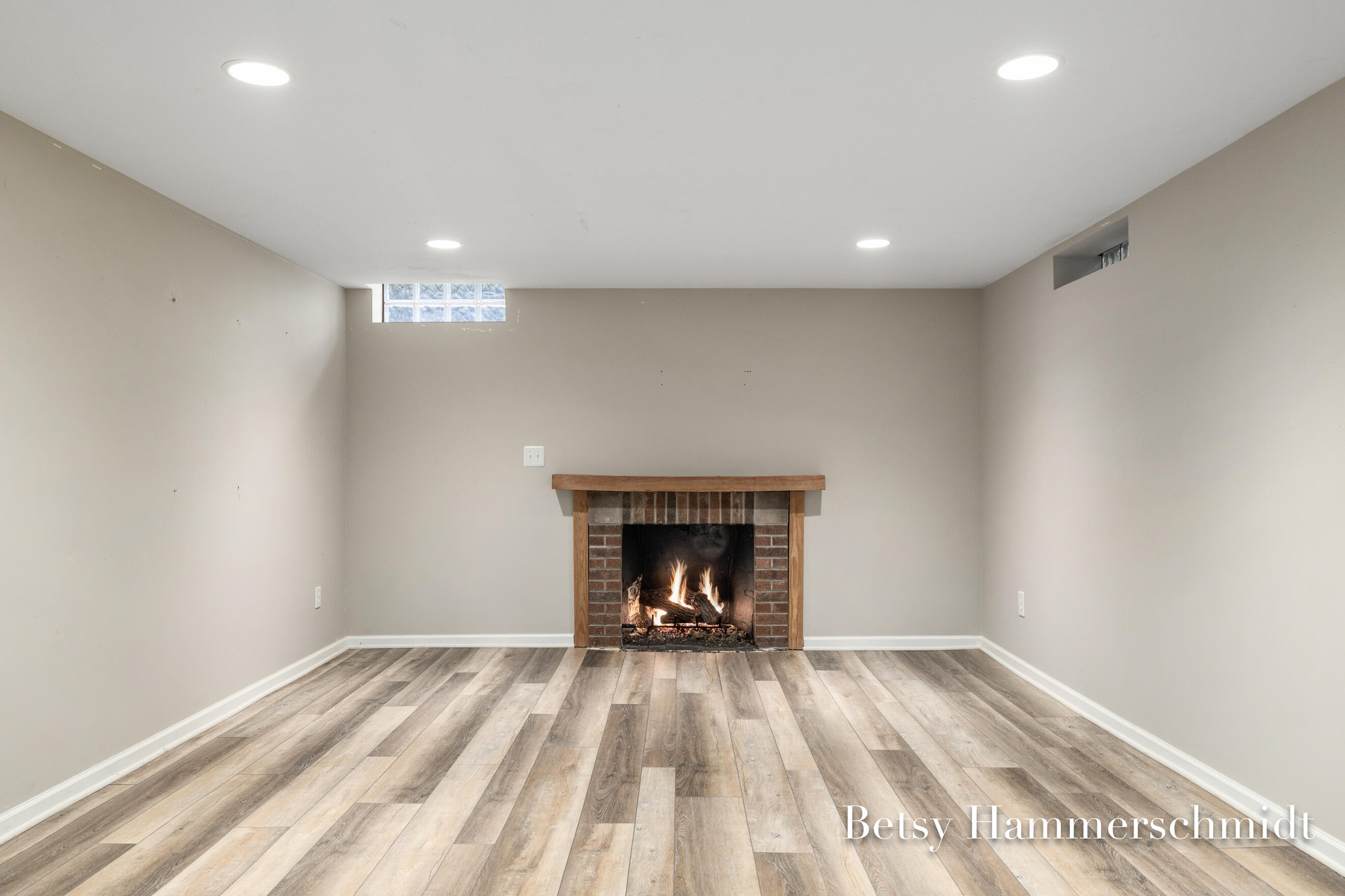 950 Bellclaire Avenue SE East Grand Rapids MI 49506