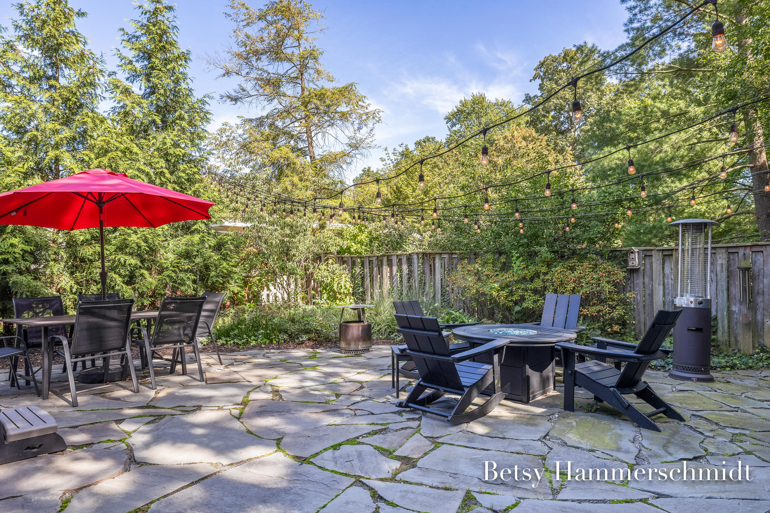 950 Bellclaire Avenue SE East Grand Rapids MI 49506
