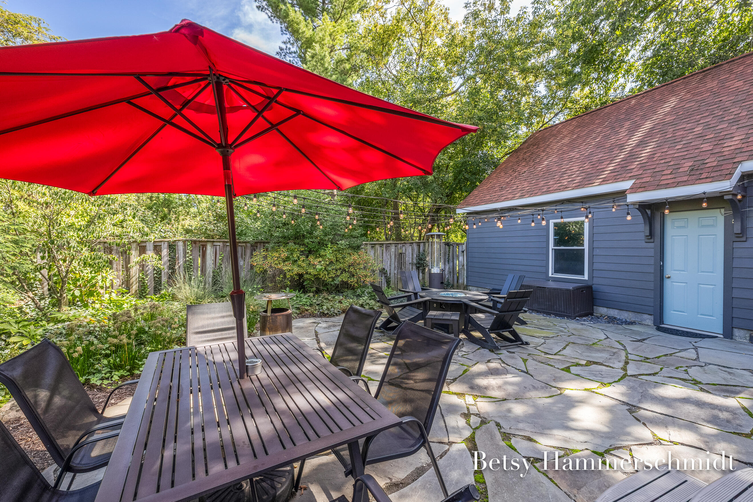 950 Bellclaire Avenue SE East Grand Rapids MI 49506
