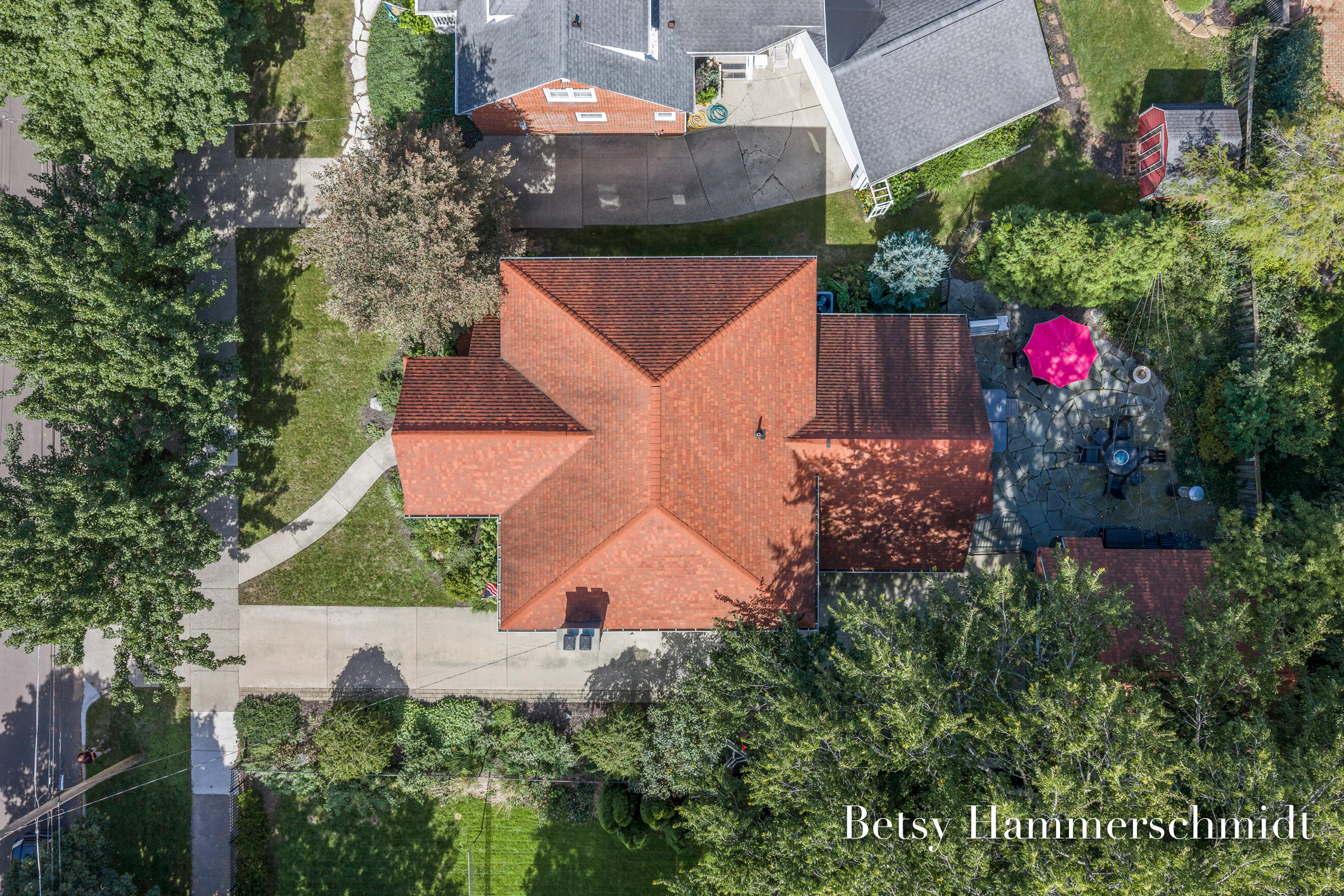 950 Bellclaire Avenue SE East Grand Rapids MI 49506