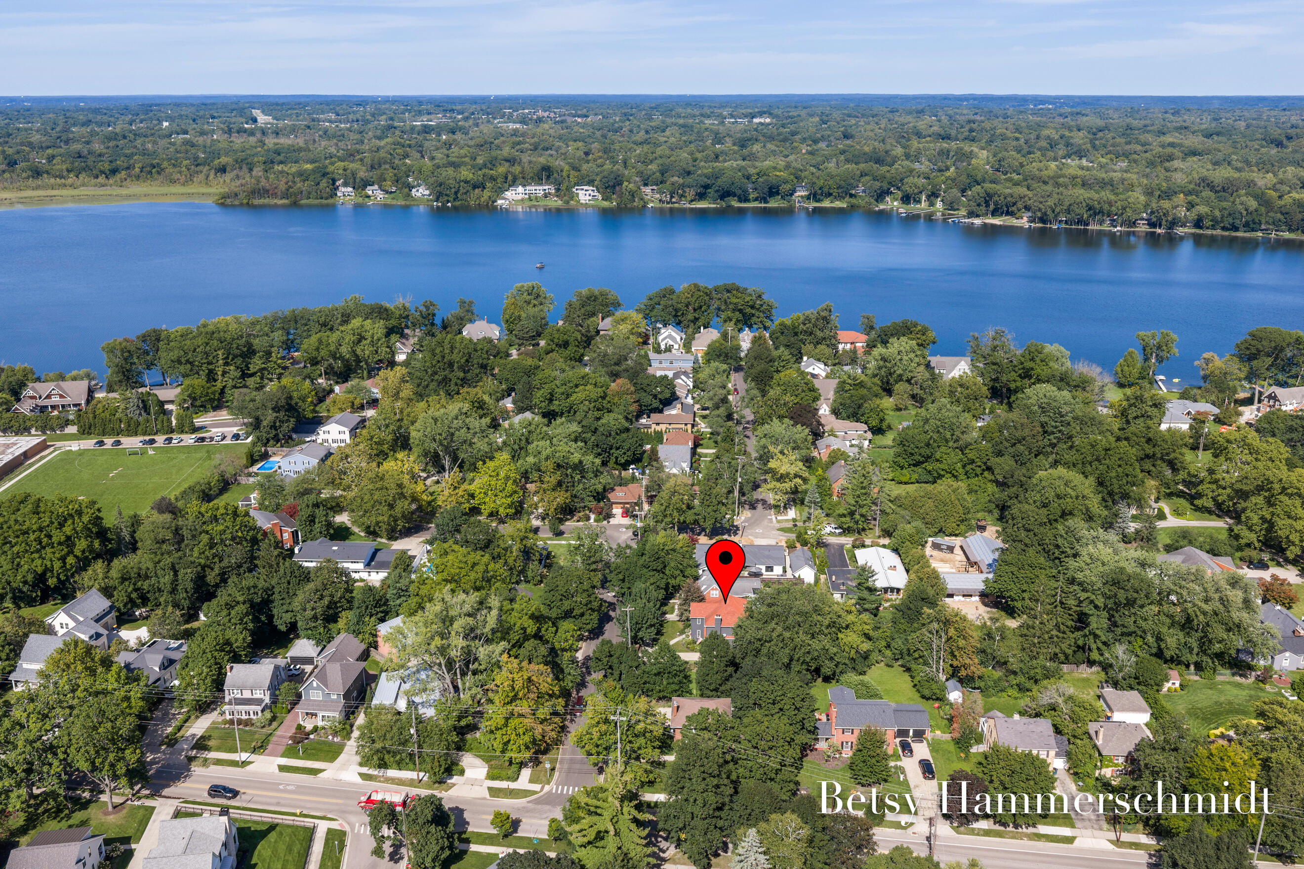 950 Bellclaire Avenue SE East Grand Rapids MI 49506