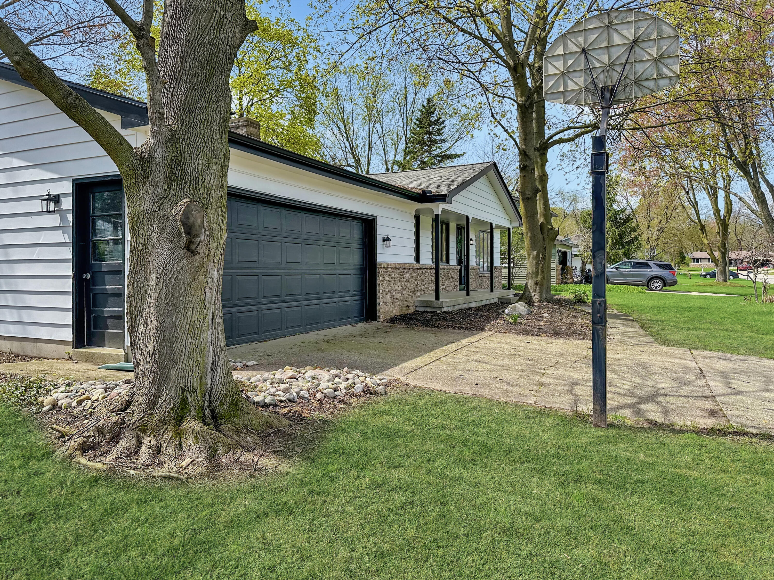 6160 Del Cano Drive SE Grand Rapids MI 49546