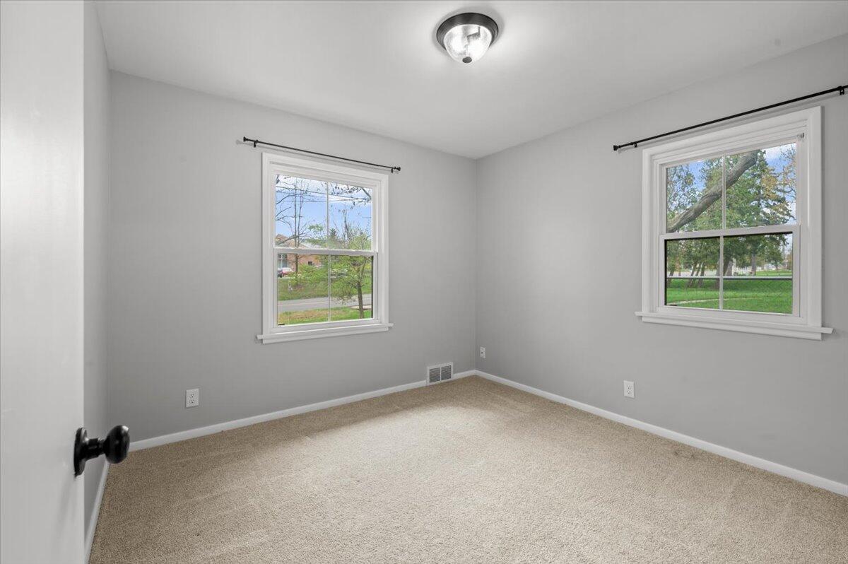 78 Lakeside Drive NE Grand Rapids MI 49503