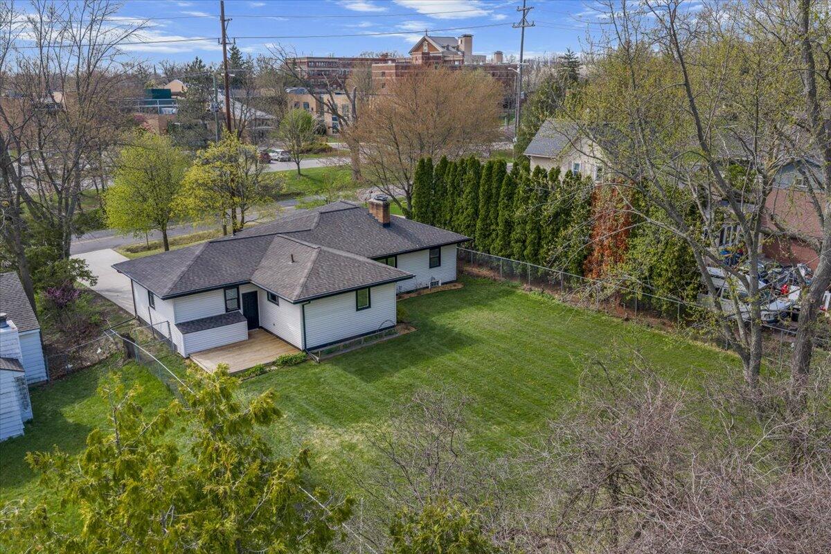 78 Lakeside Drive NE Grand Rapids MI 49503