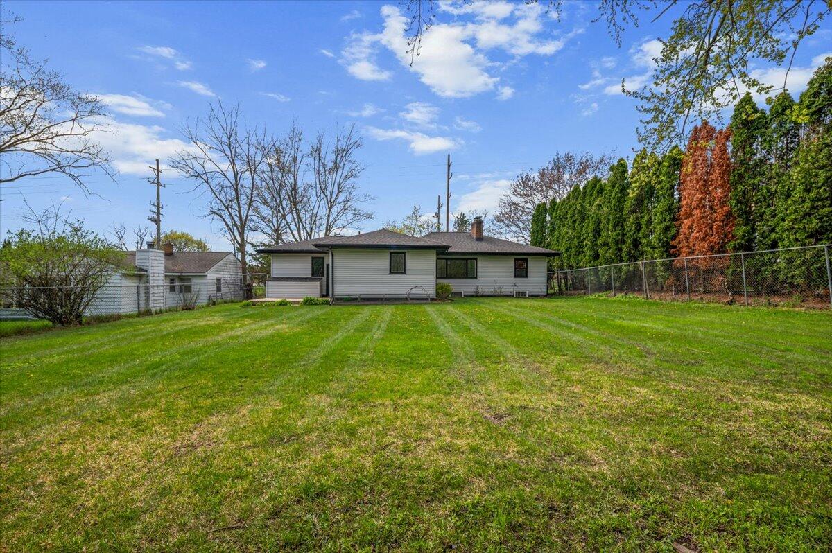 78 Lakeside Drive NE Grand Rapids MI 49503