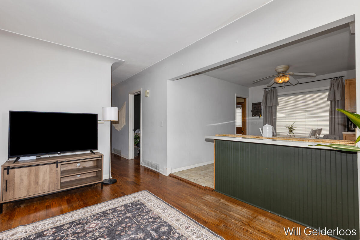 955 Veto Street NW Grand Rapids MI 49504