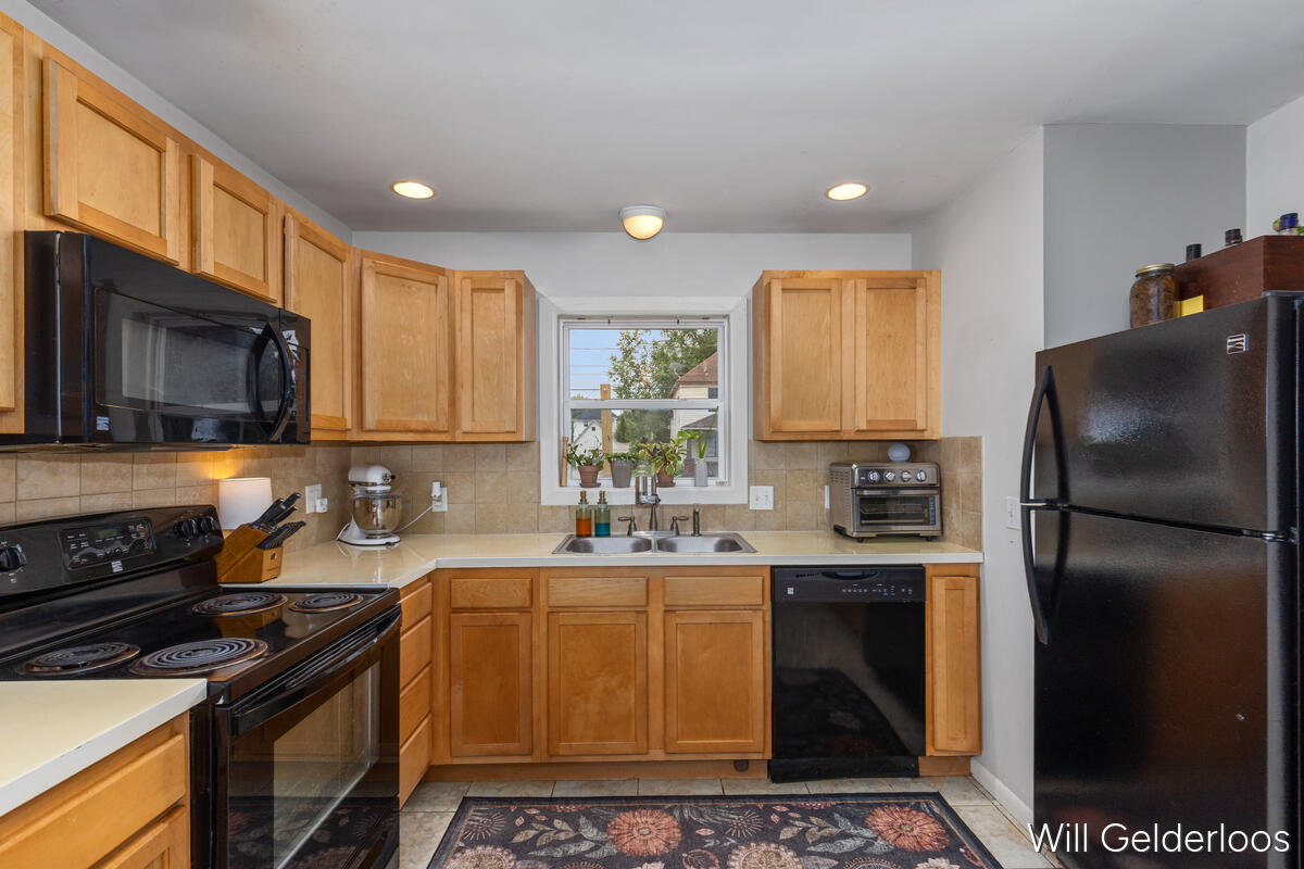 955 Veto Street NW Grand Rapids MI 49504