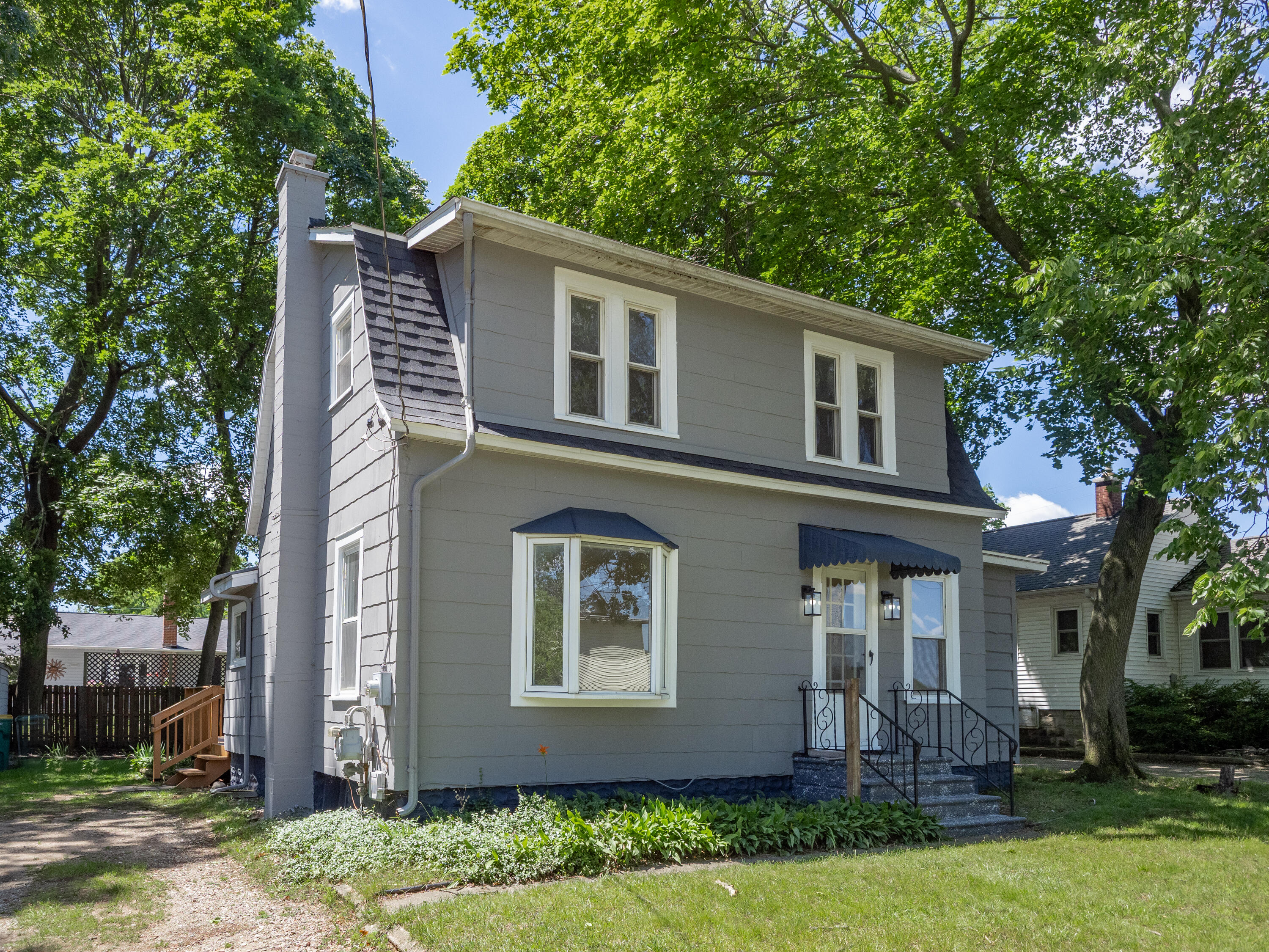 2206 Clarence Drive Portage MI 49002