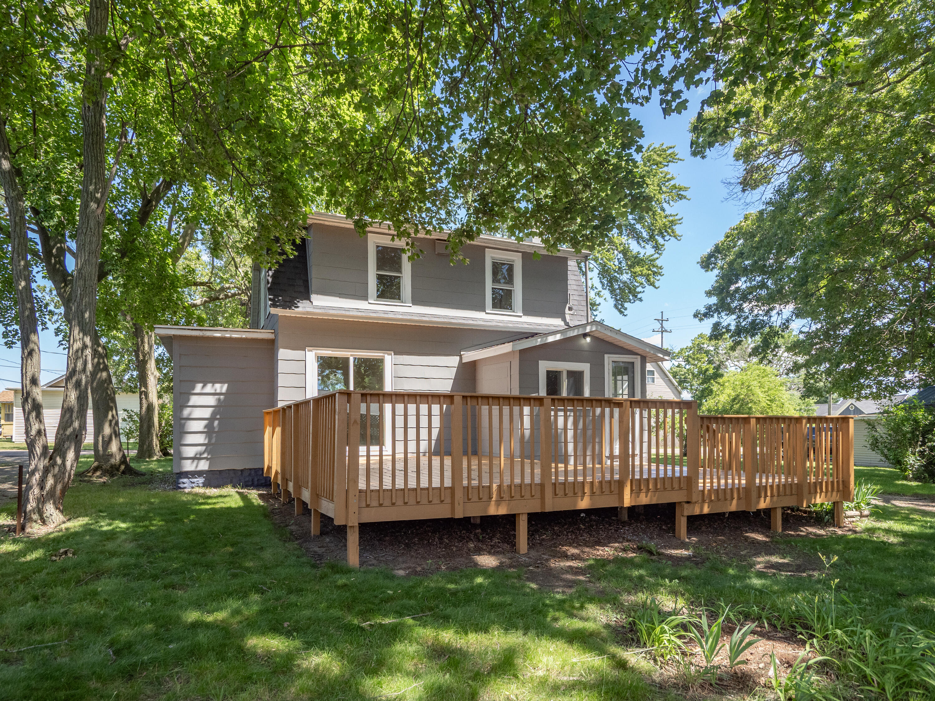 2206 Clarence Drive Portage MI 49002