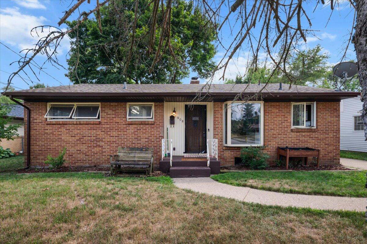 1908 4th Street NW Grand Rapids MI 49504